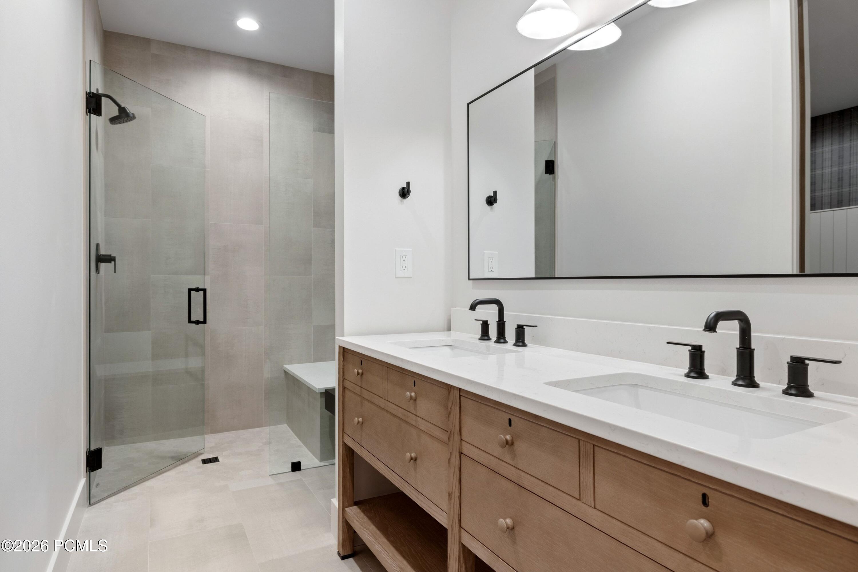 546 N Red Mountain Court