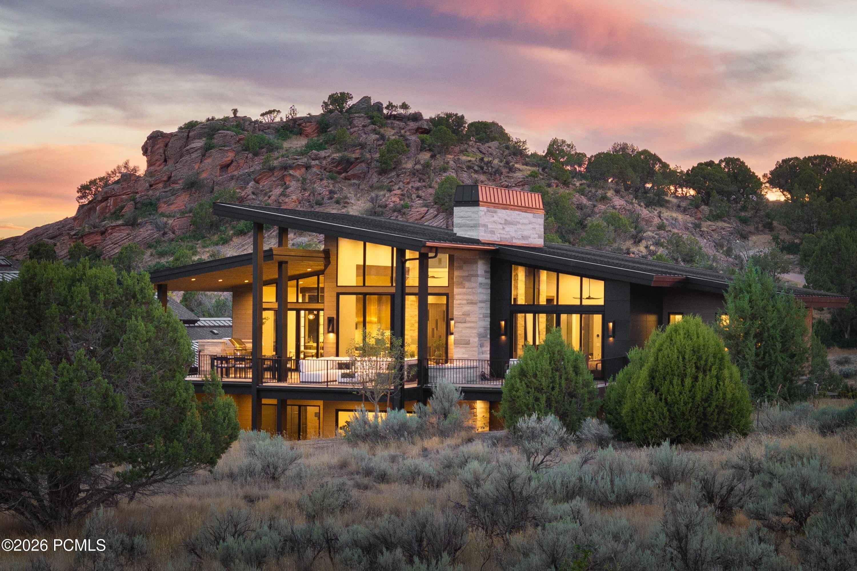 546 N Red Mountain Court