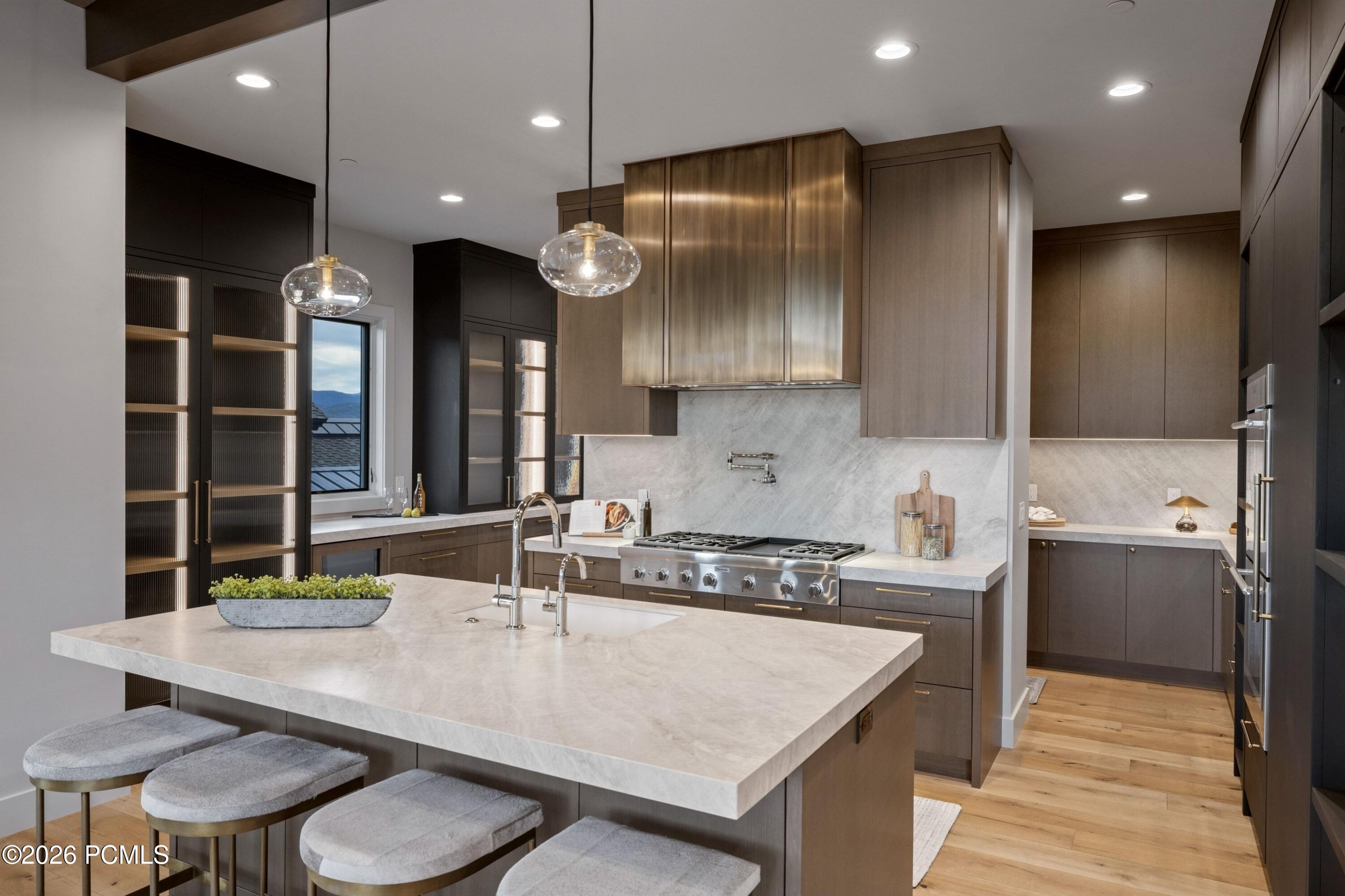 546 N Red Mountain Court