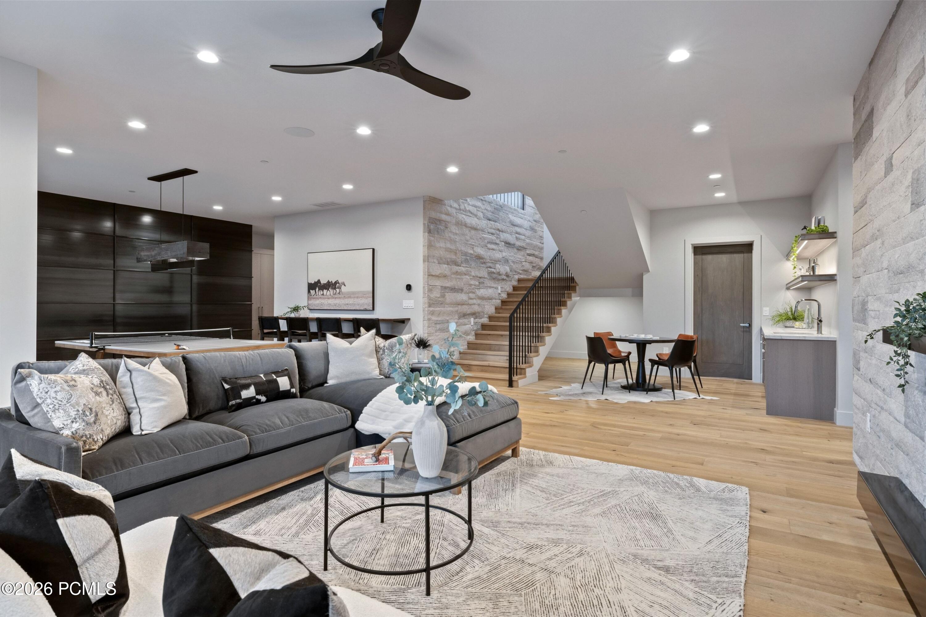 546 N Red Mountain Court