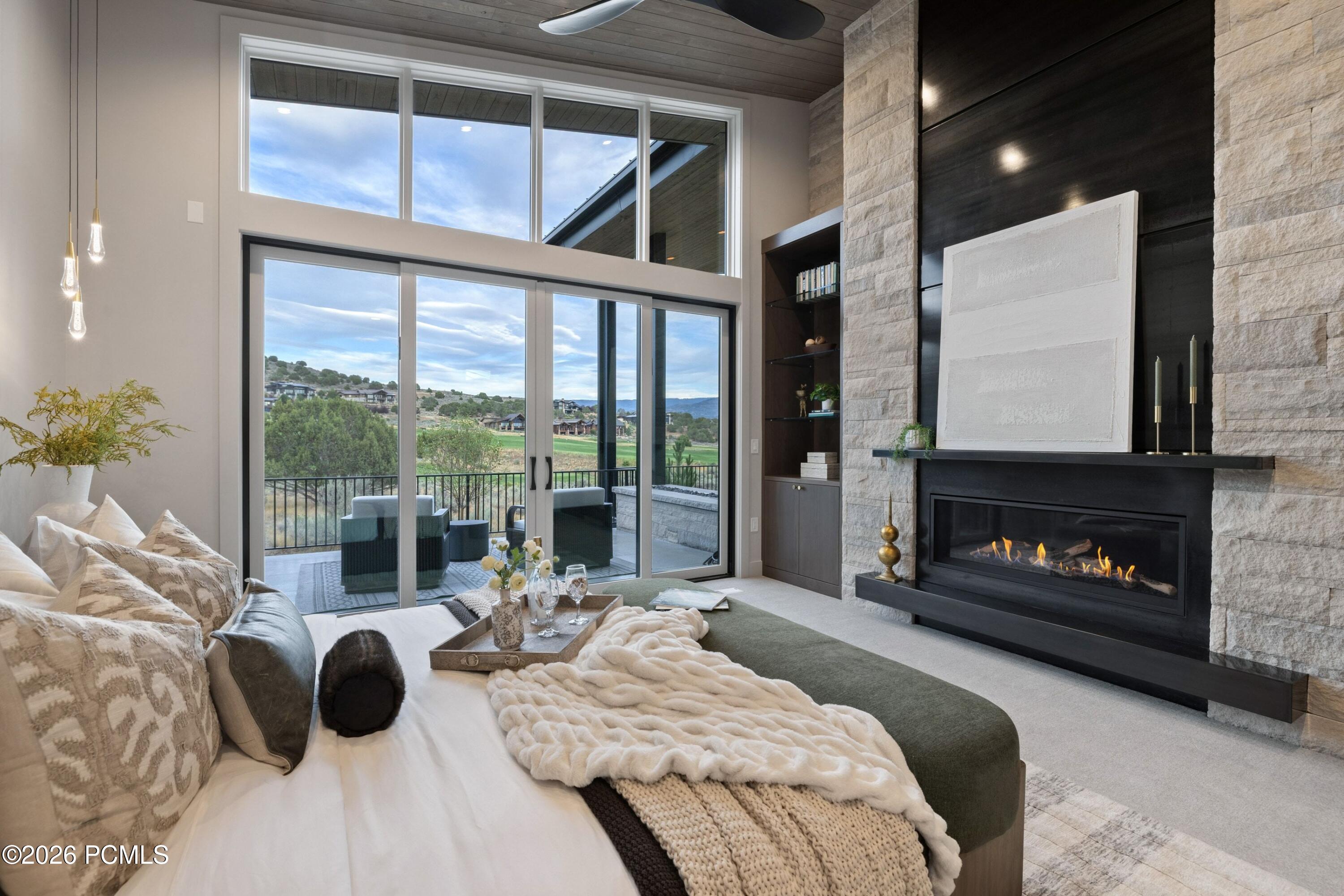 546 N Red Mountain Court