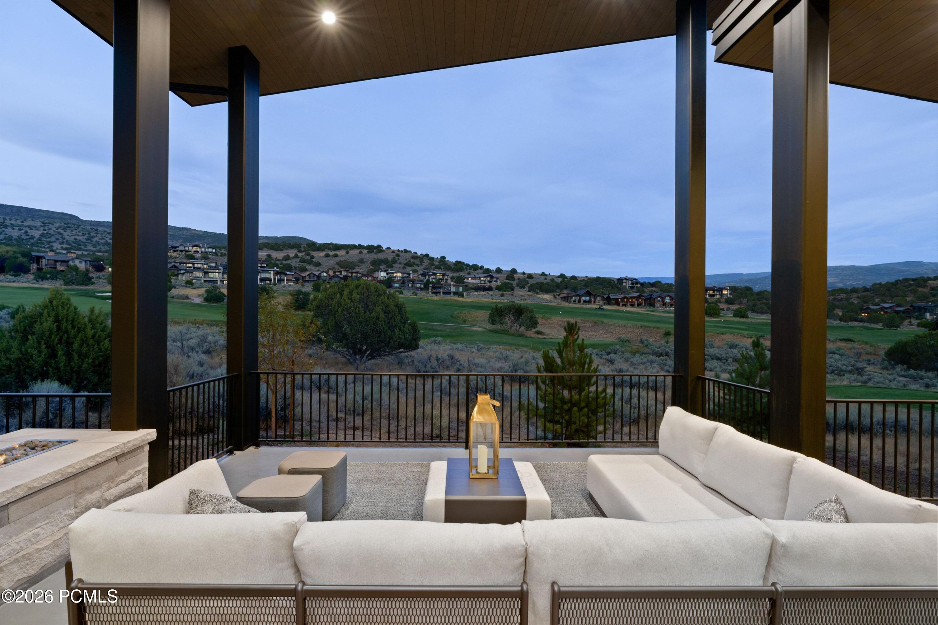 546 N Red Mountain Court