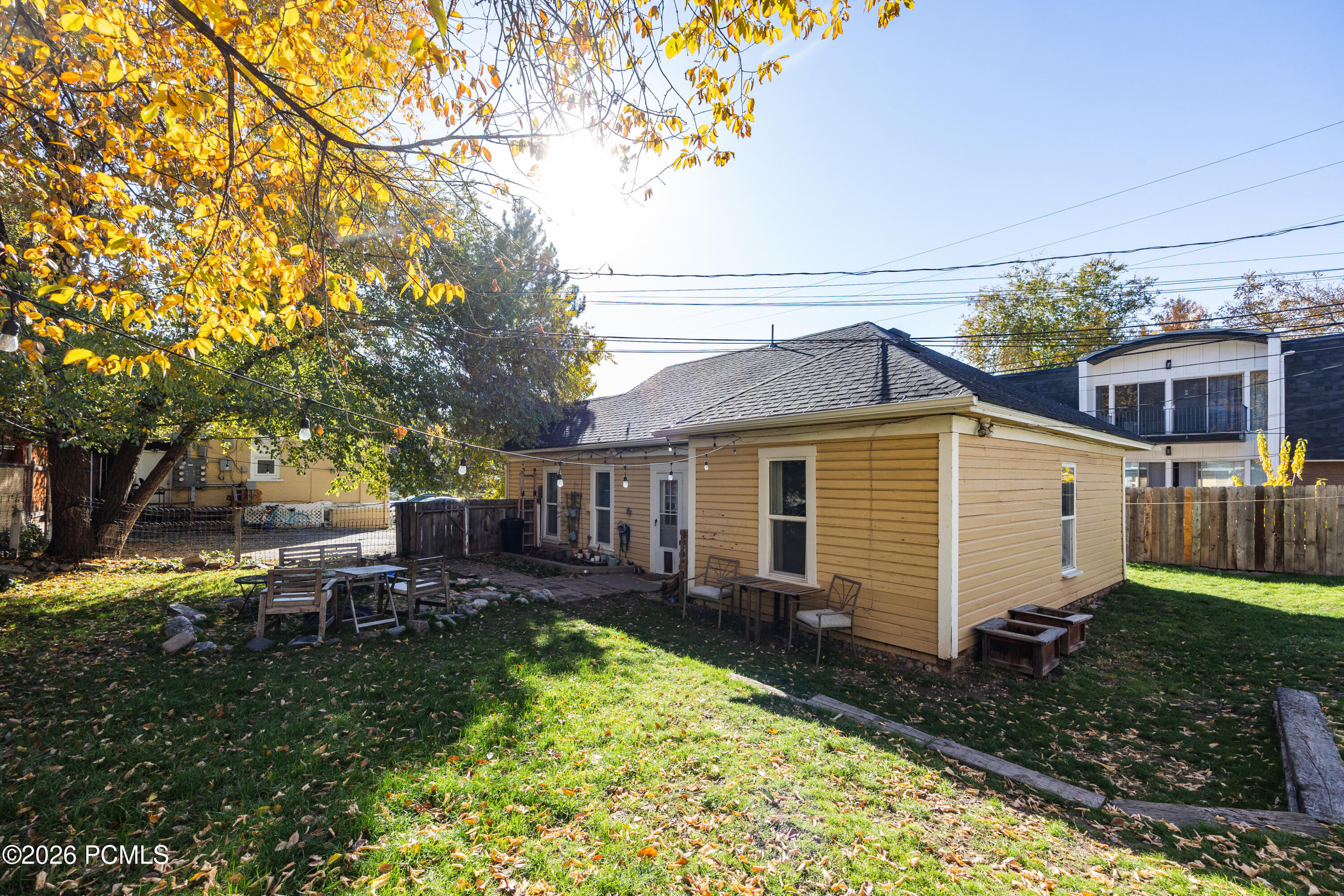 1169 E 200 South