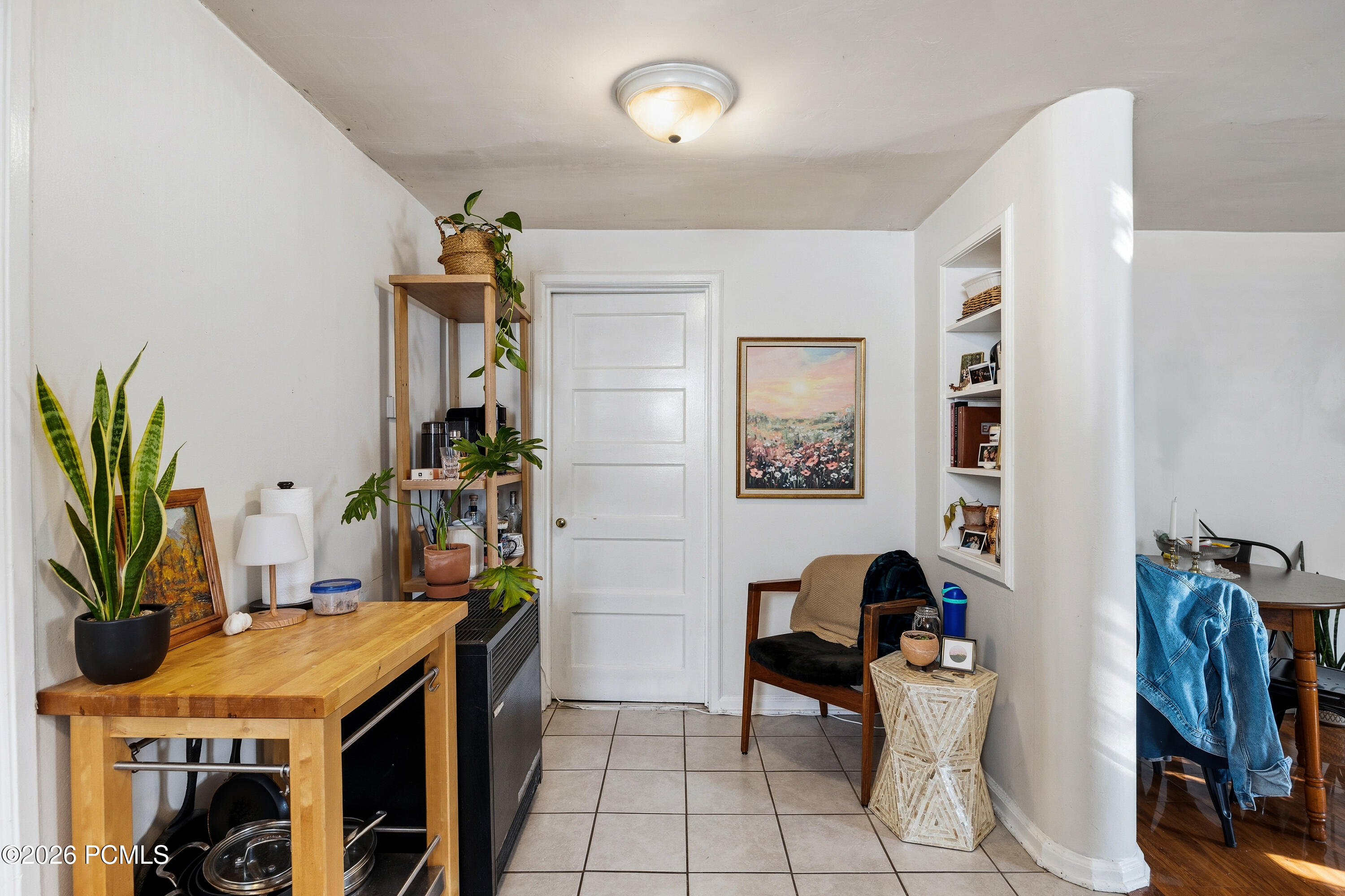 1169 E 200 South