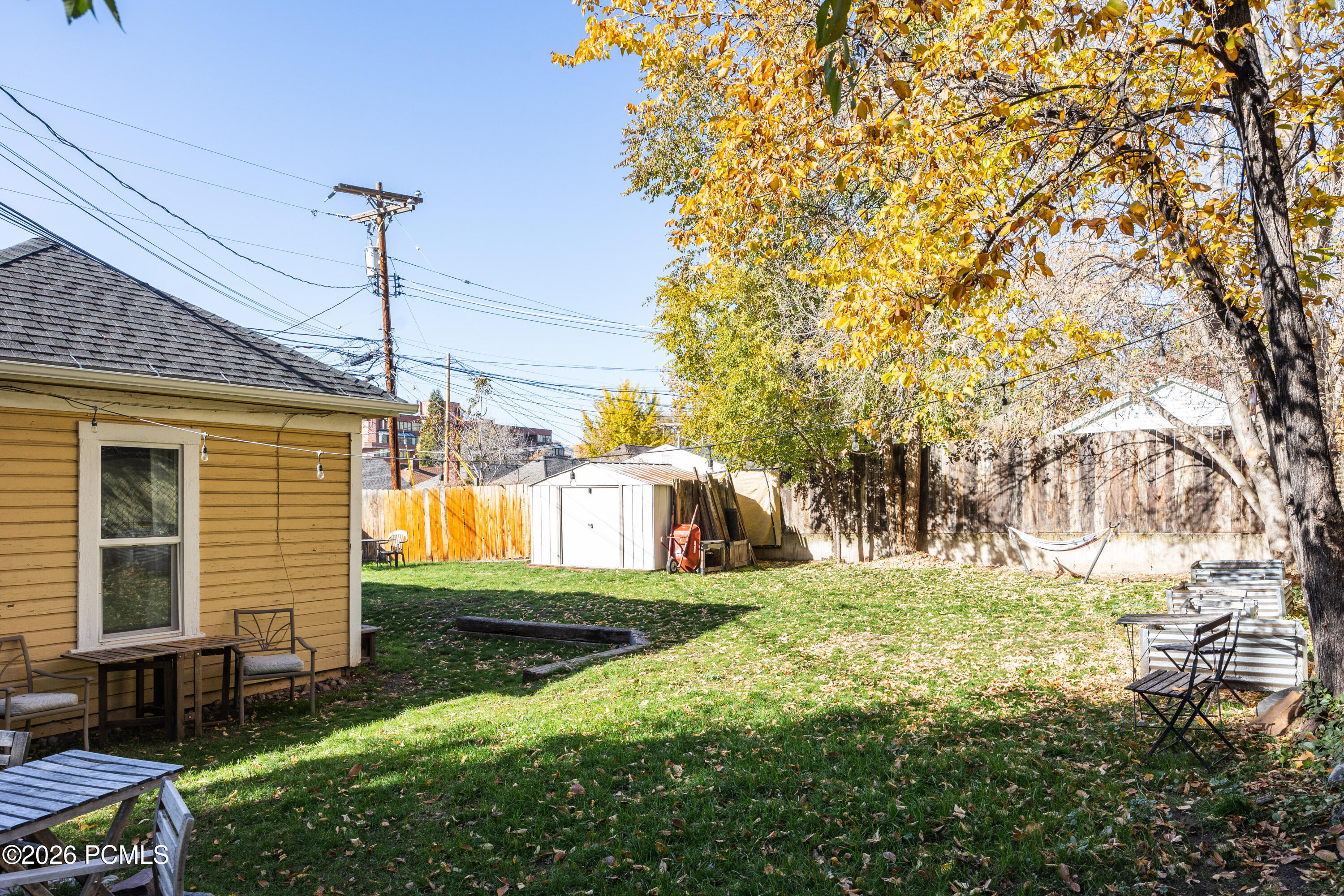 1169 E 200 South