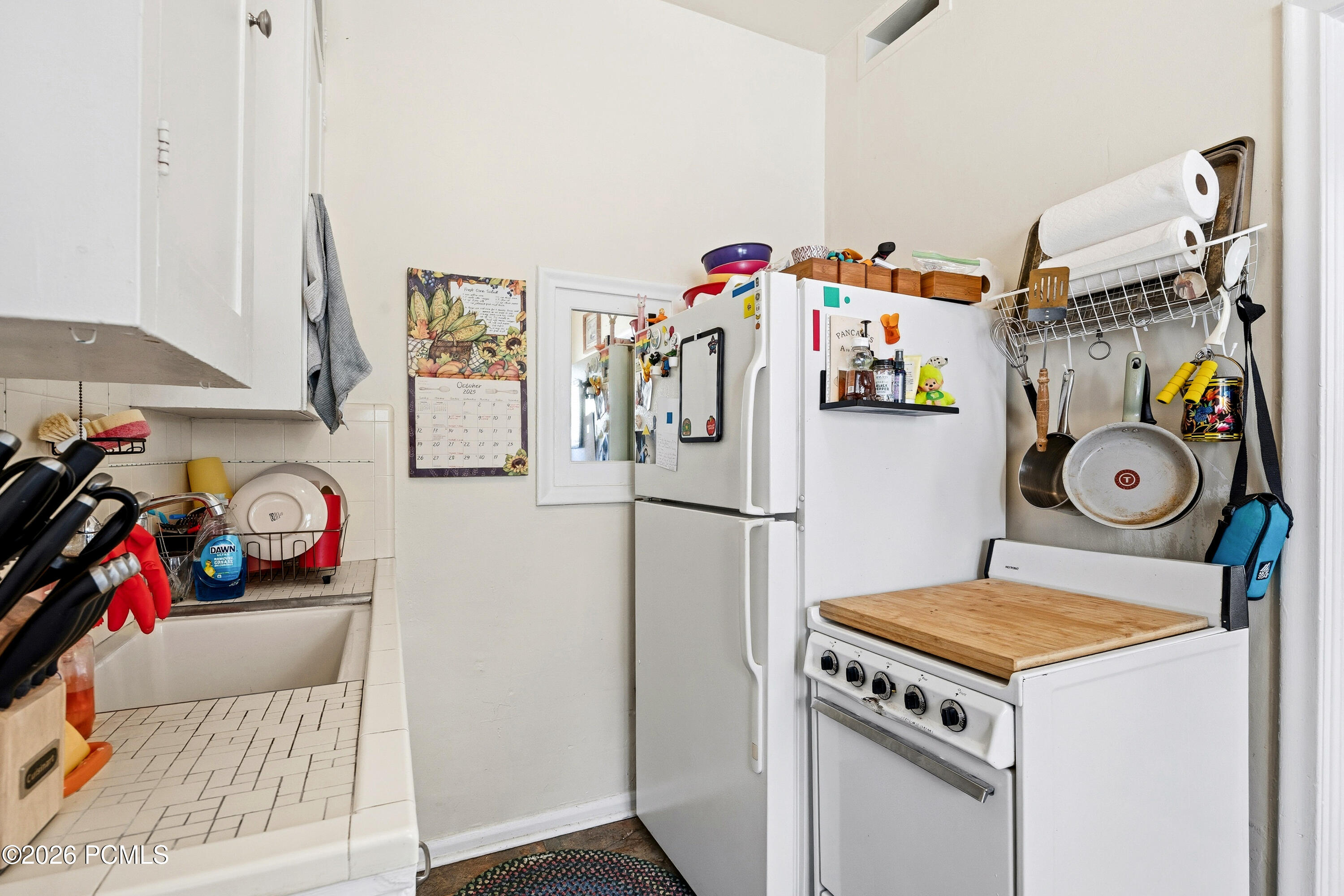 1169 E 200 South