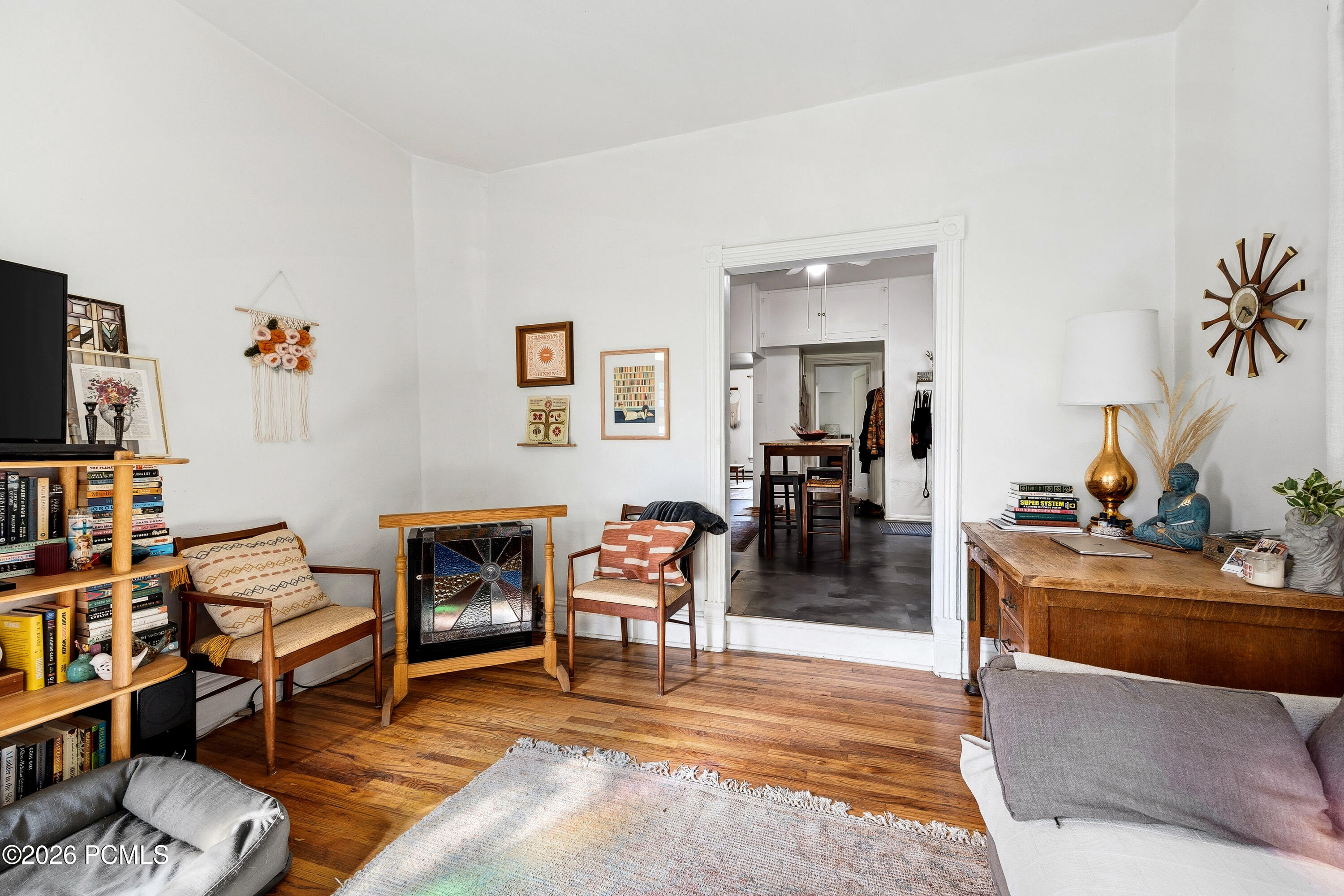 1169 E 200 South