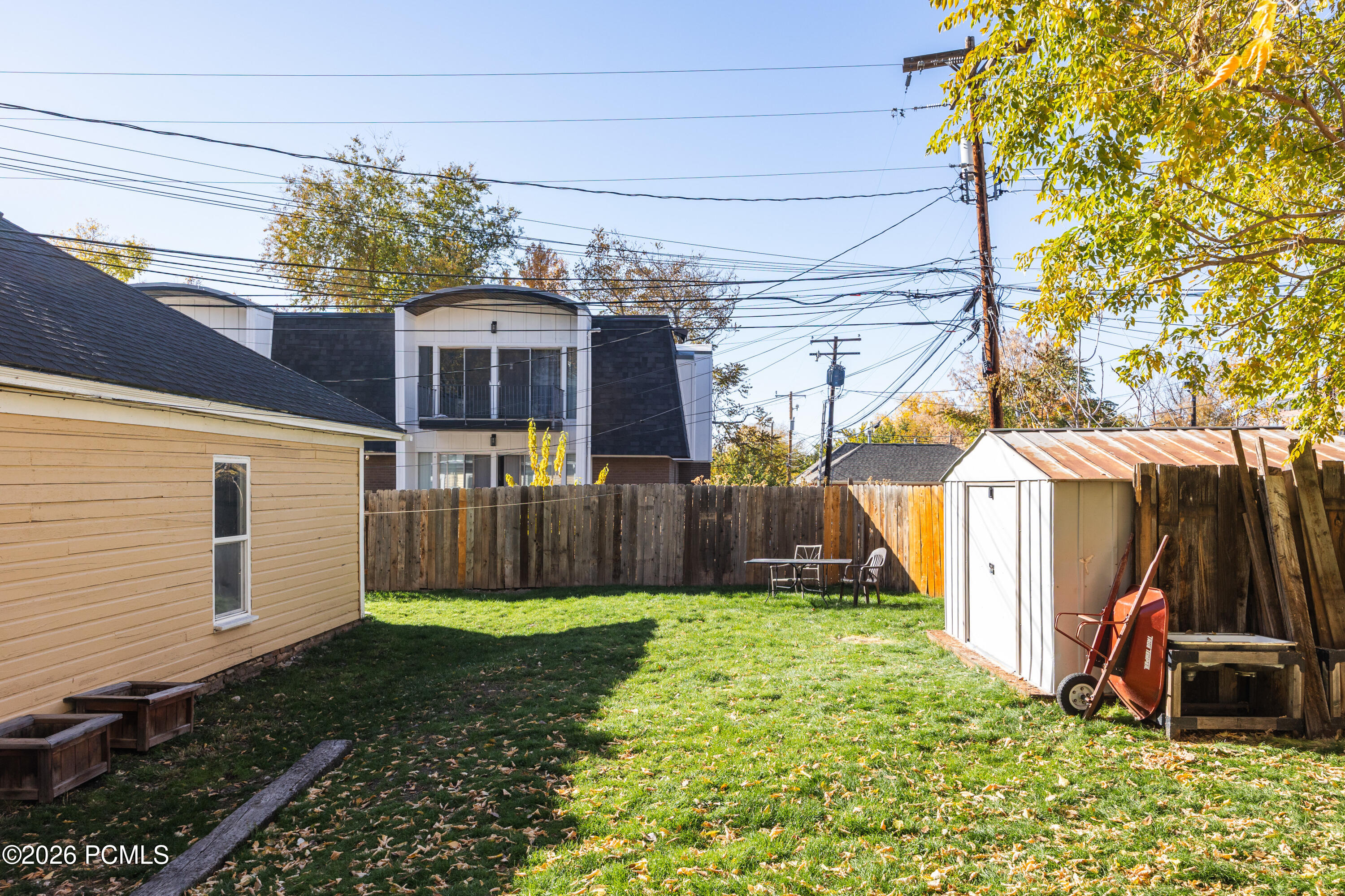 1169 E 200 South