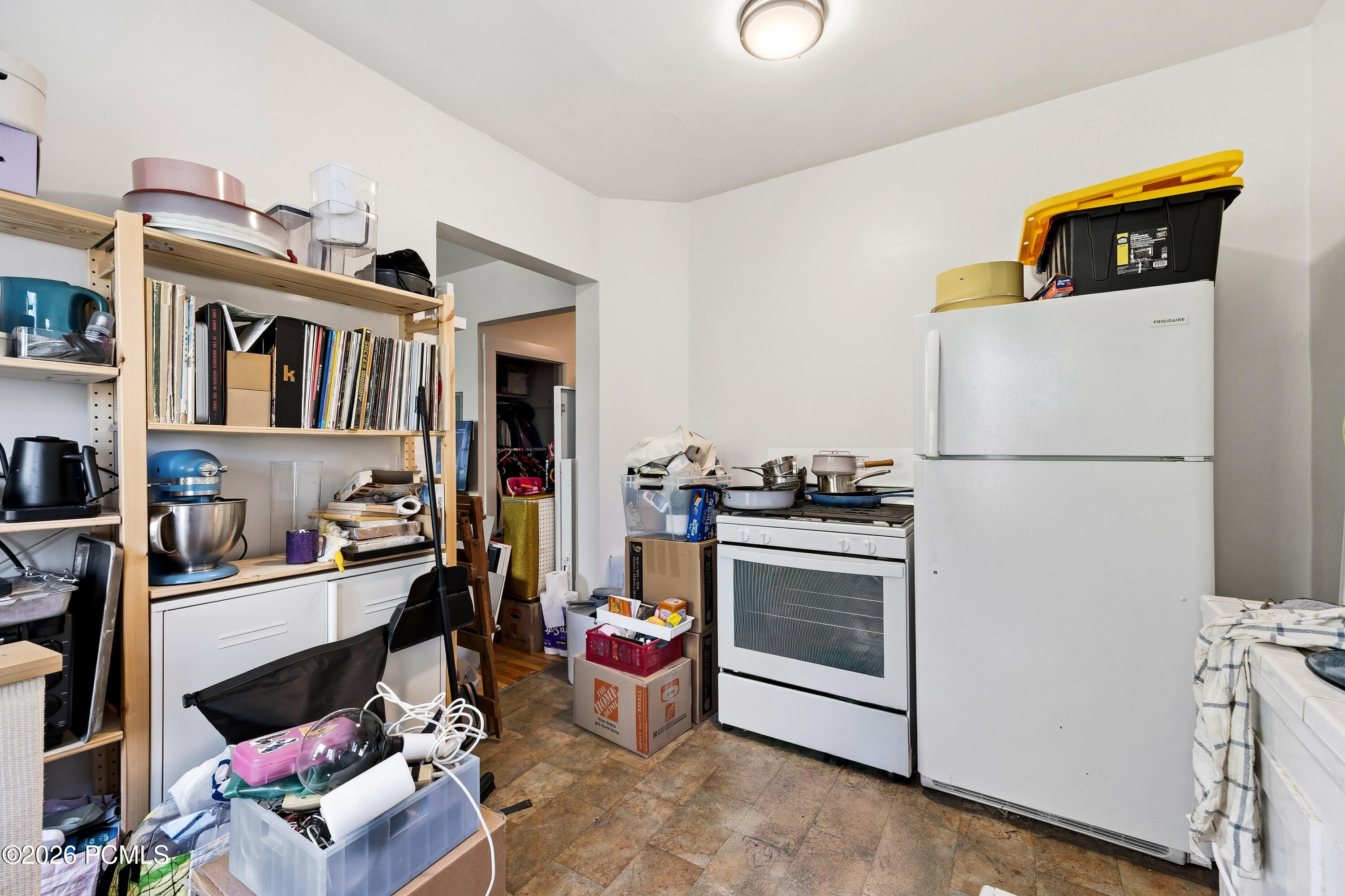 1169 E 200 South