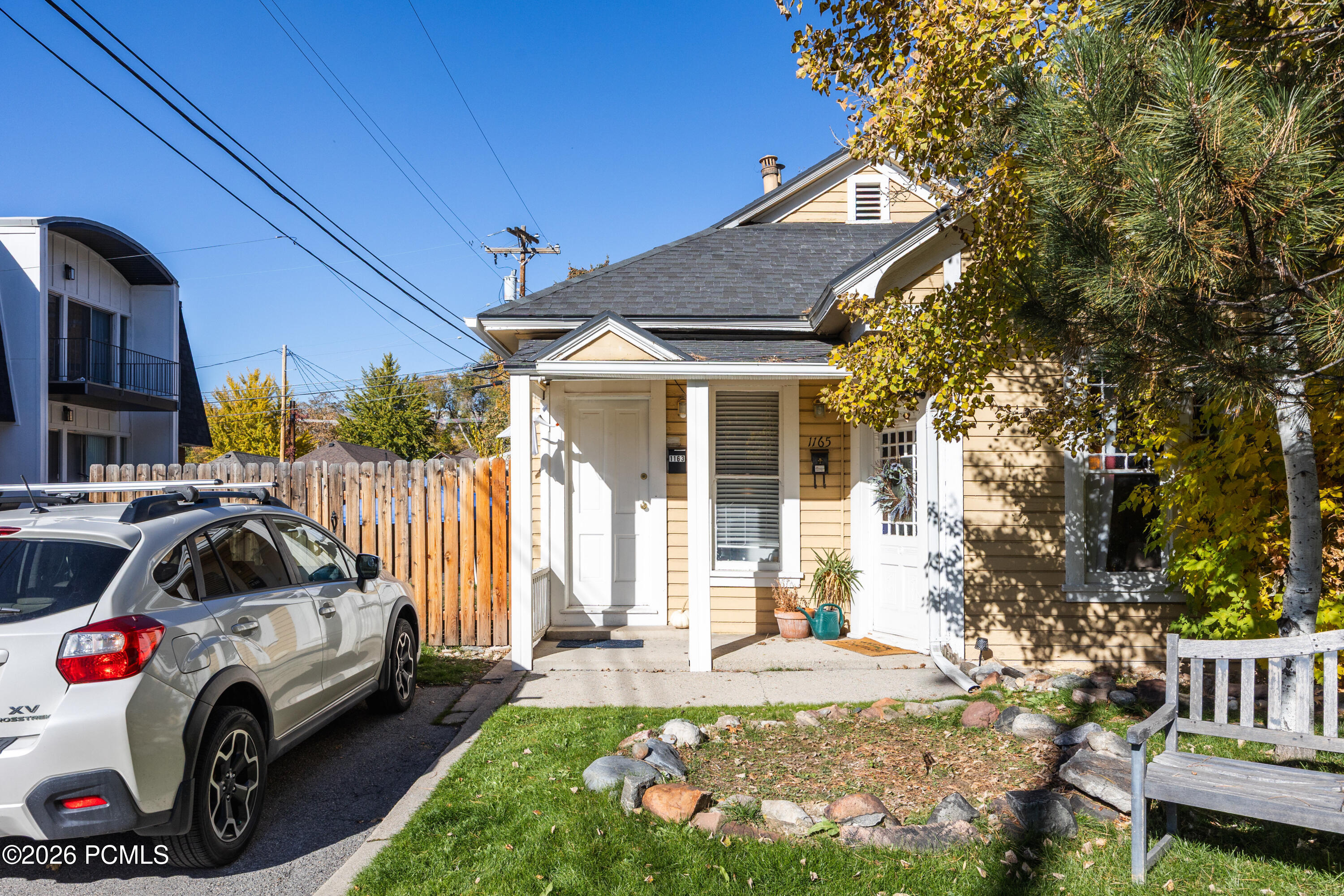 1169 E 200 South