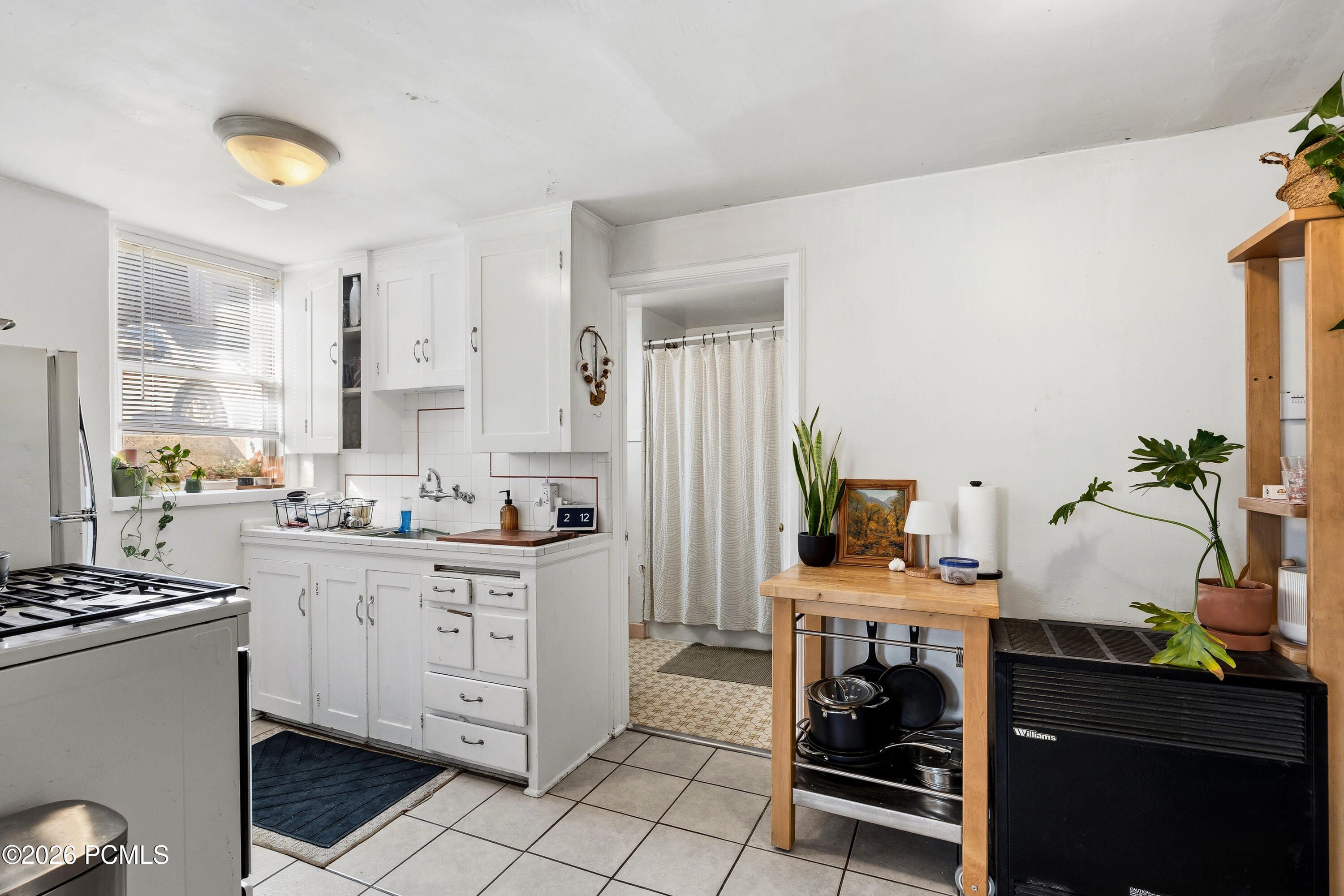 1169 E 200 South