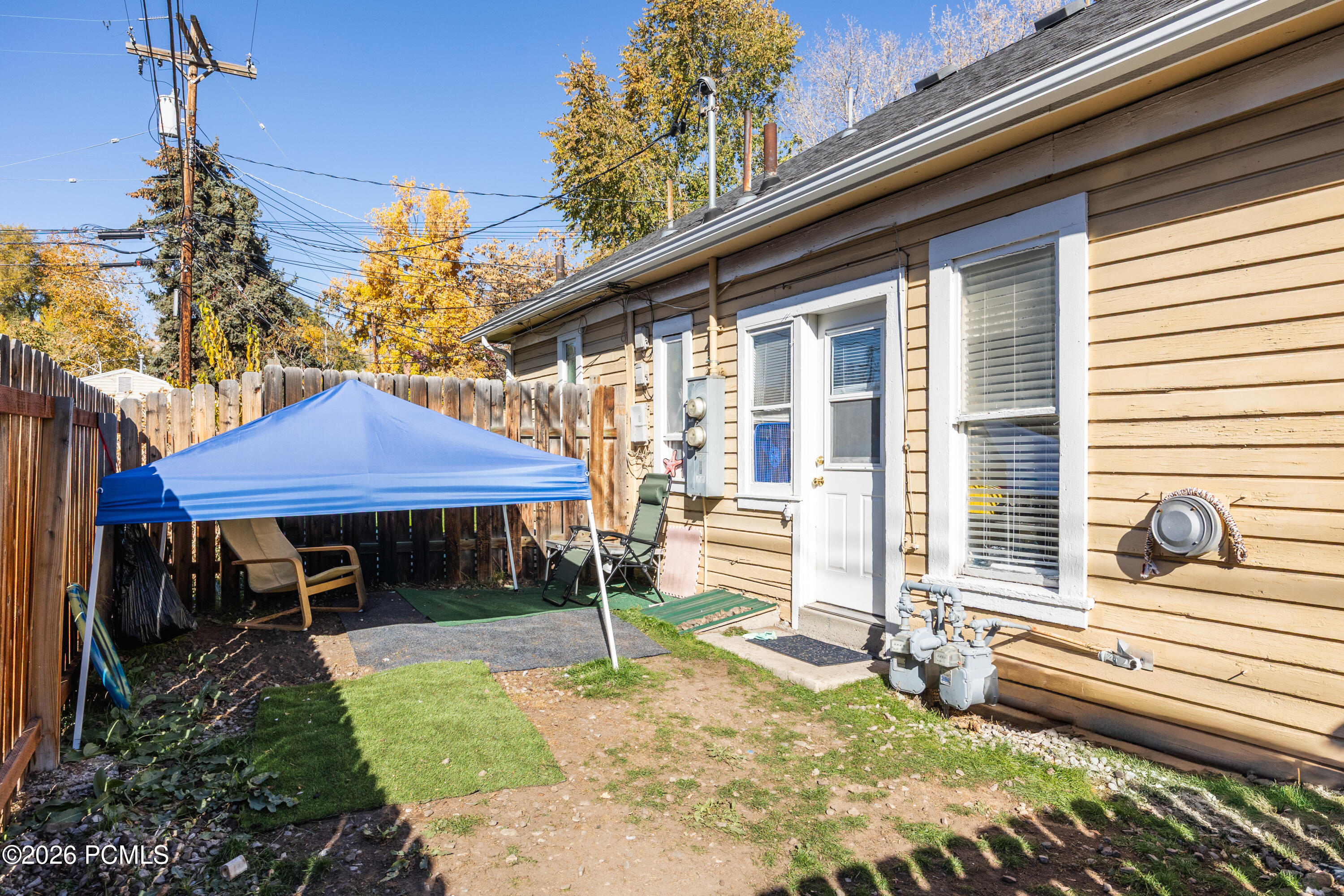 1169 E 200 South