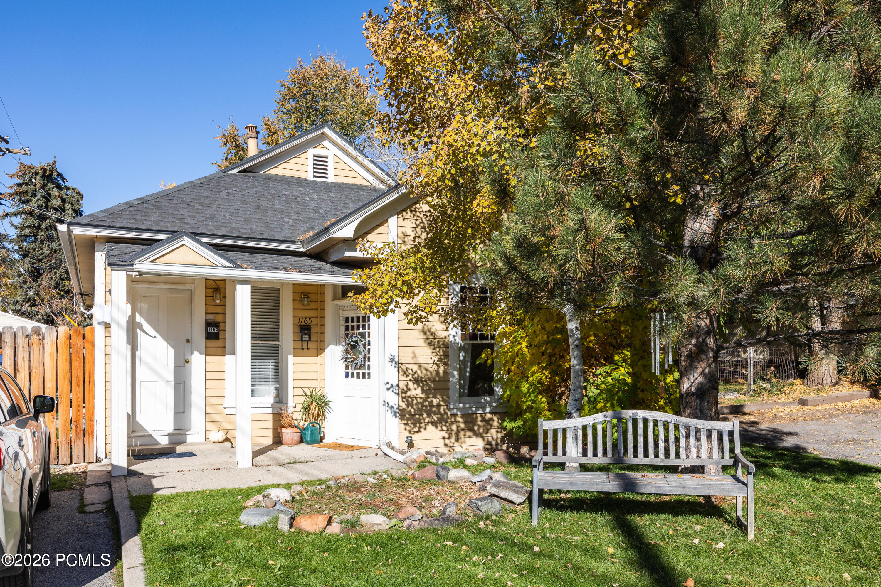 1169 E 200 South