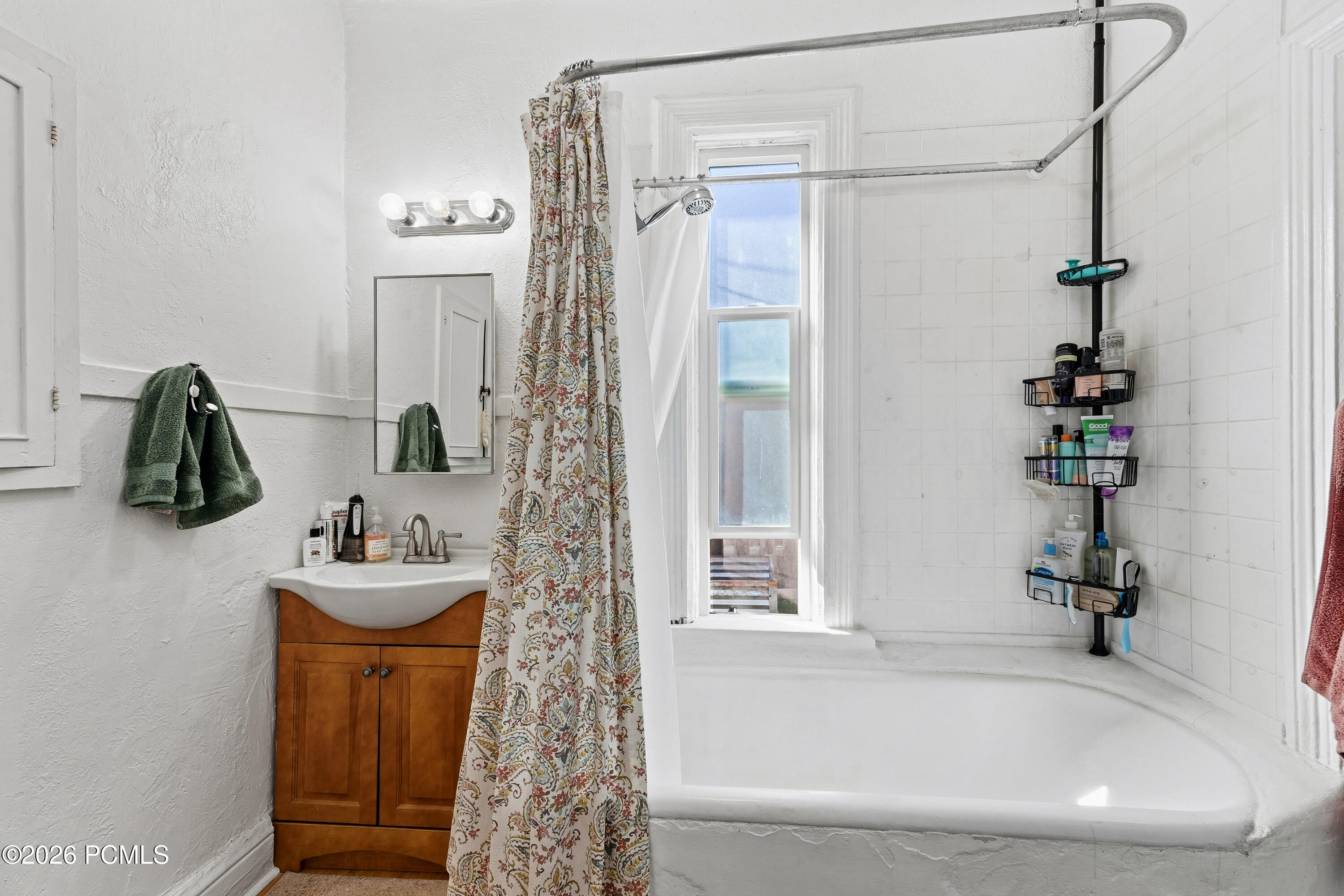 1169 E 200 South