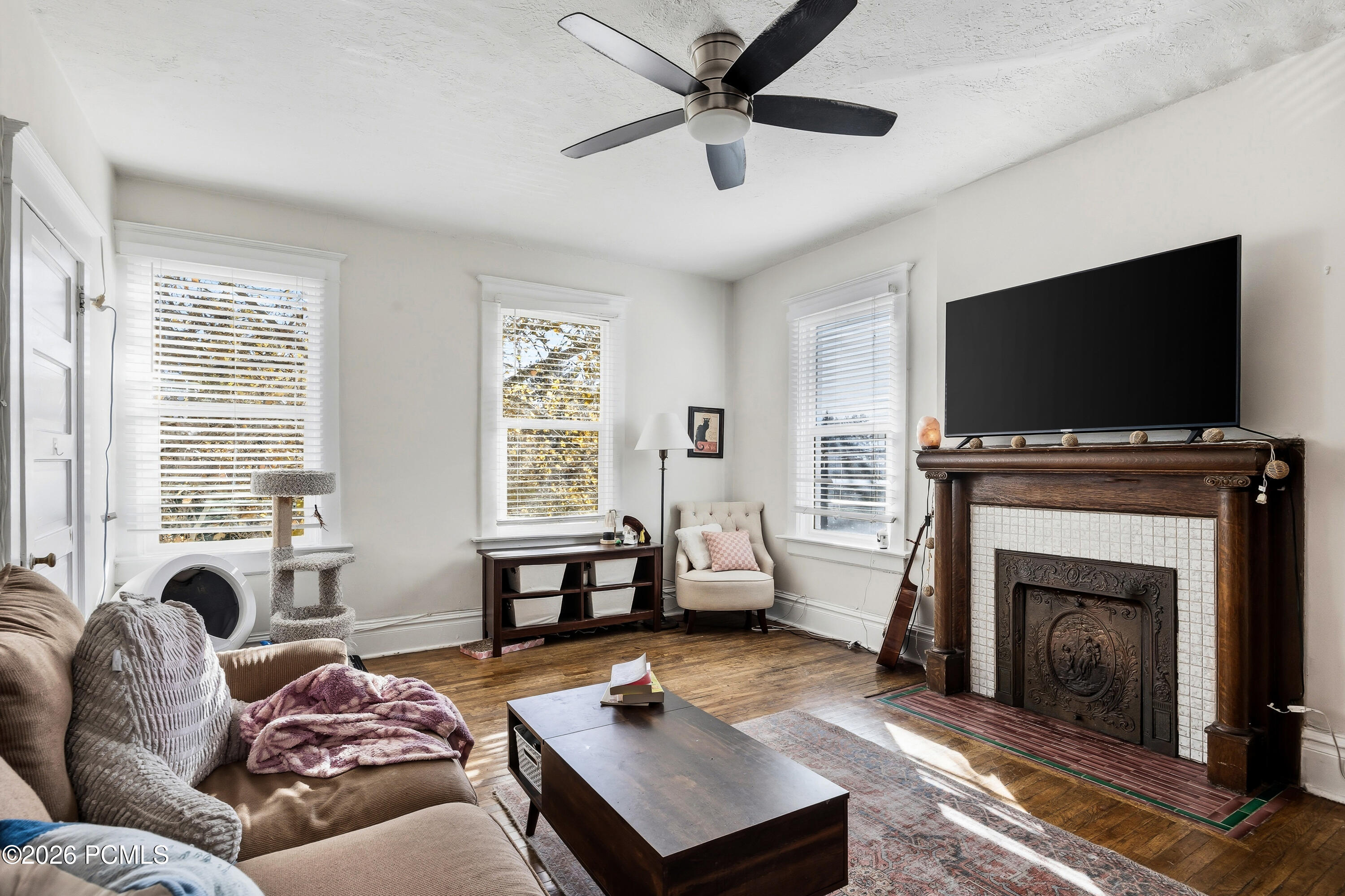 1169 E 200 South