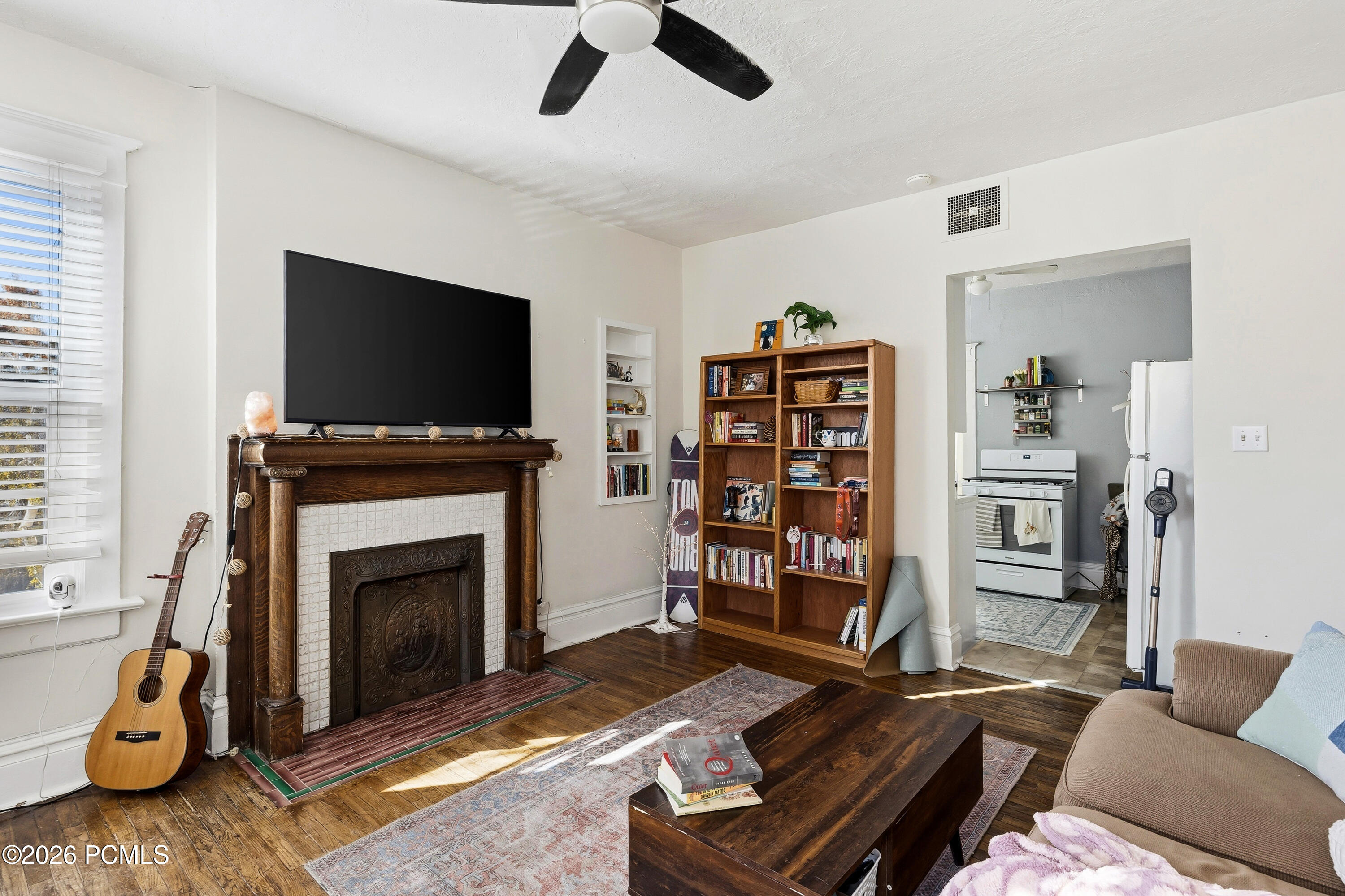 1169 E 200 South