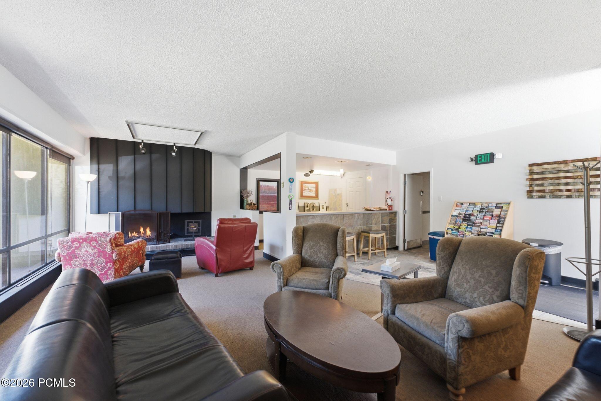 1482 Empire Avenue 307