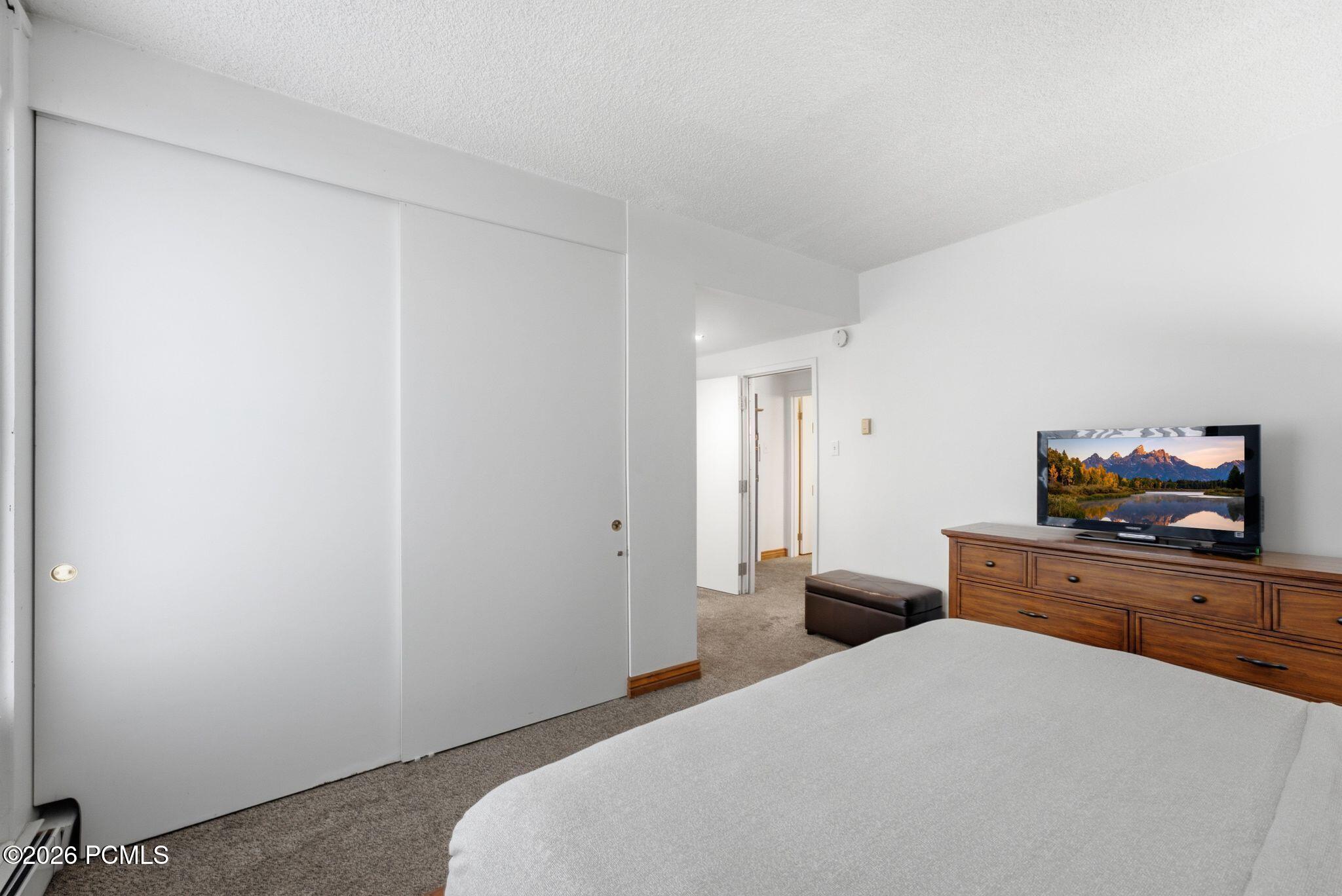 1482 Empire Avenue 307