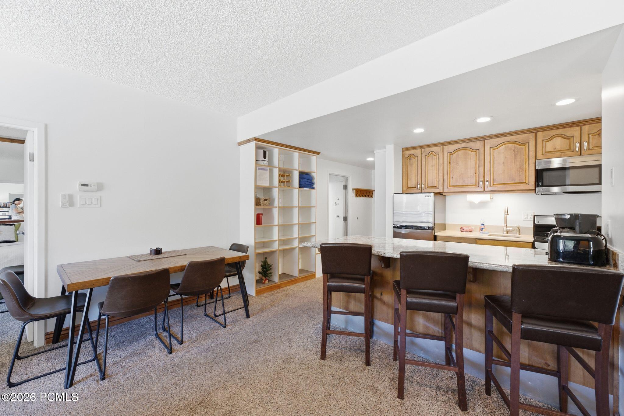 1482 Empire Avenue 307