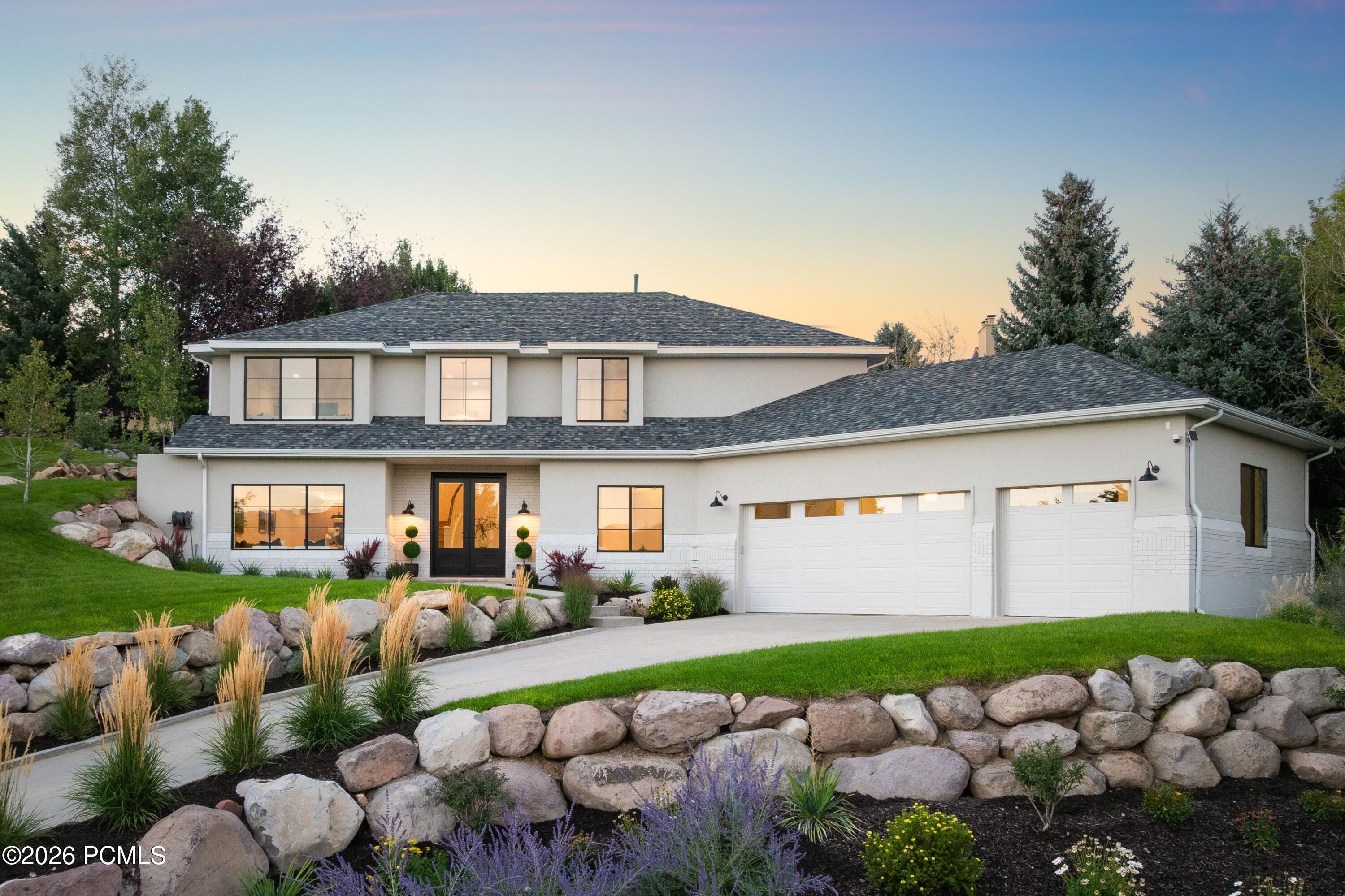 531 E Valley Drive