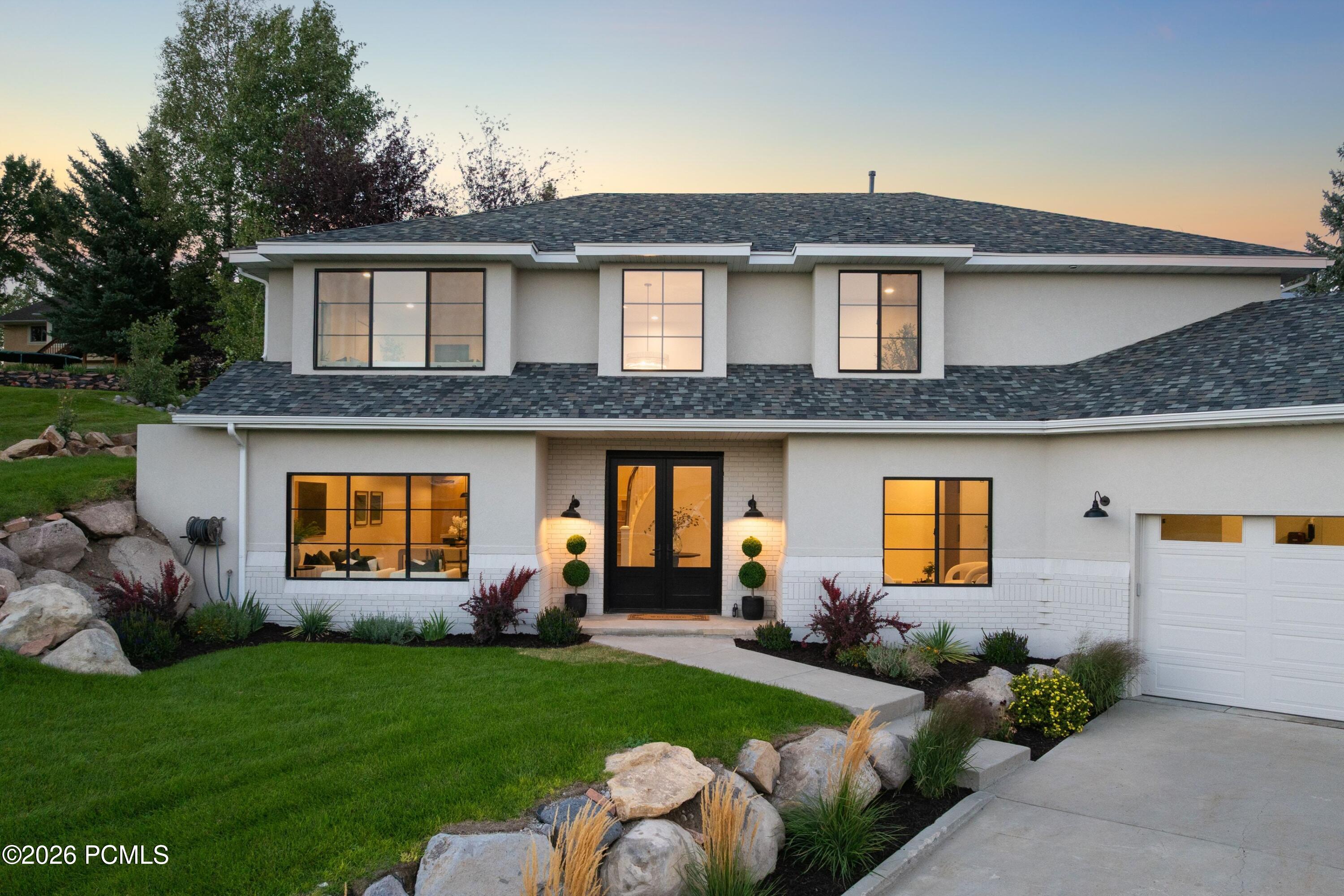 531 E Valley Drive
