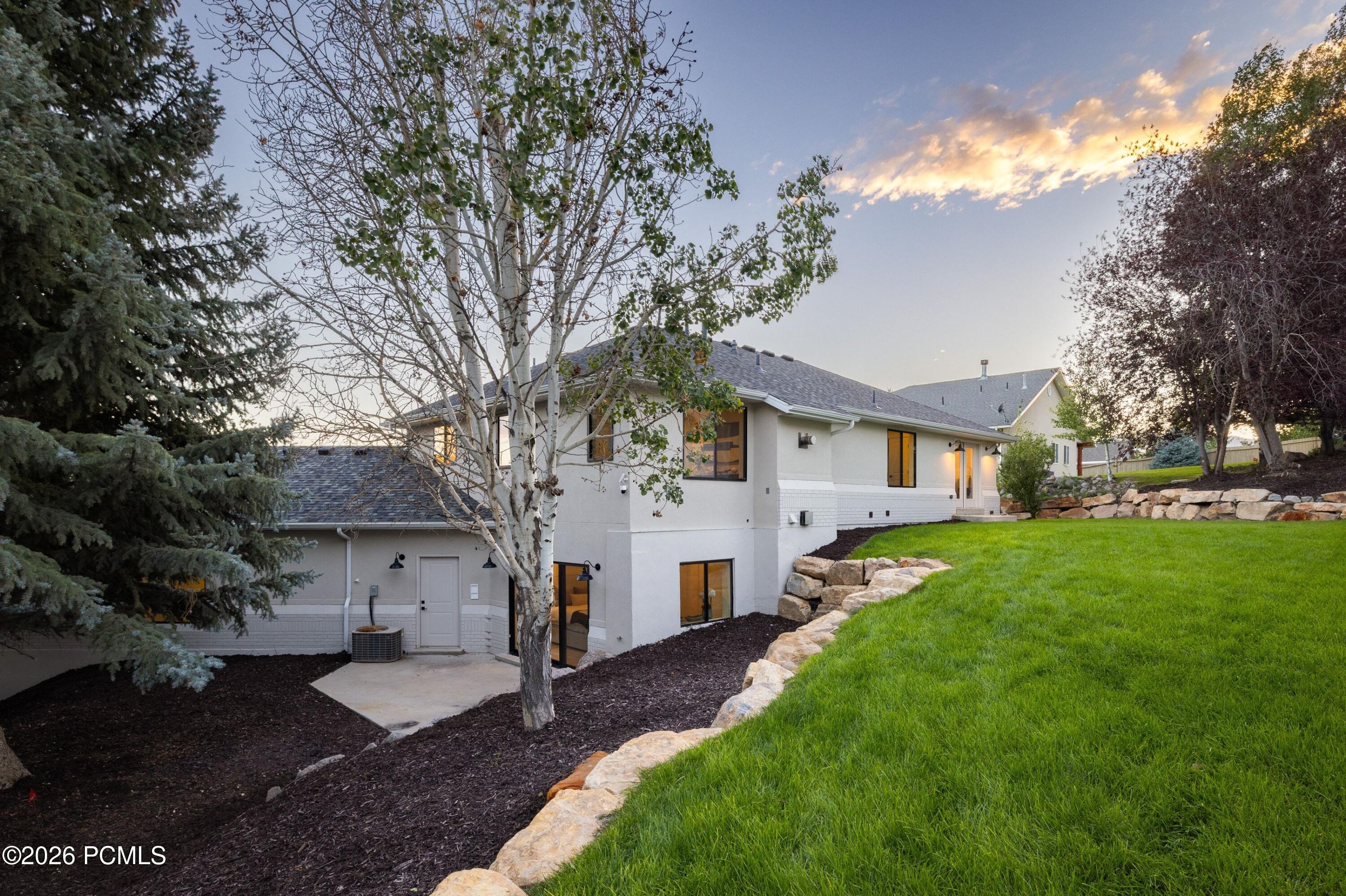 531 E Valley Drive