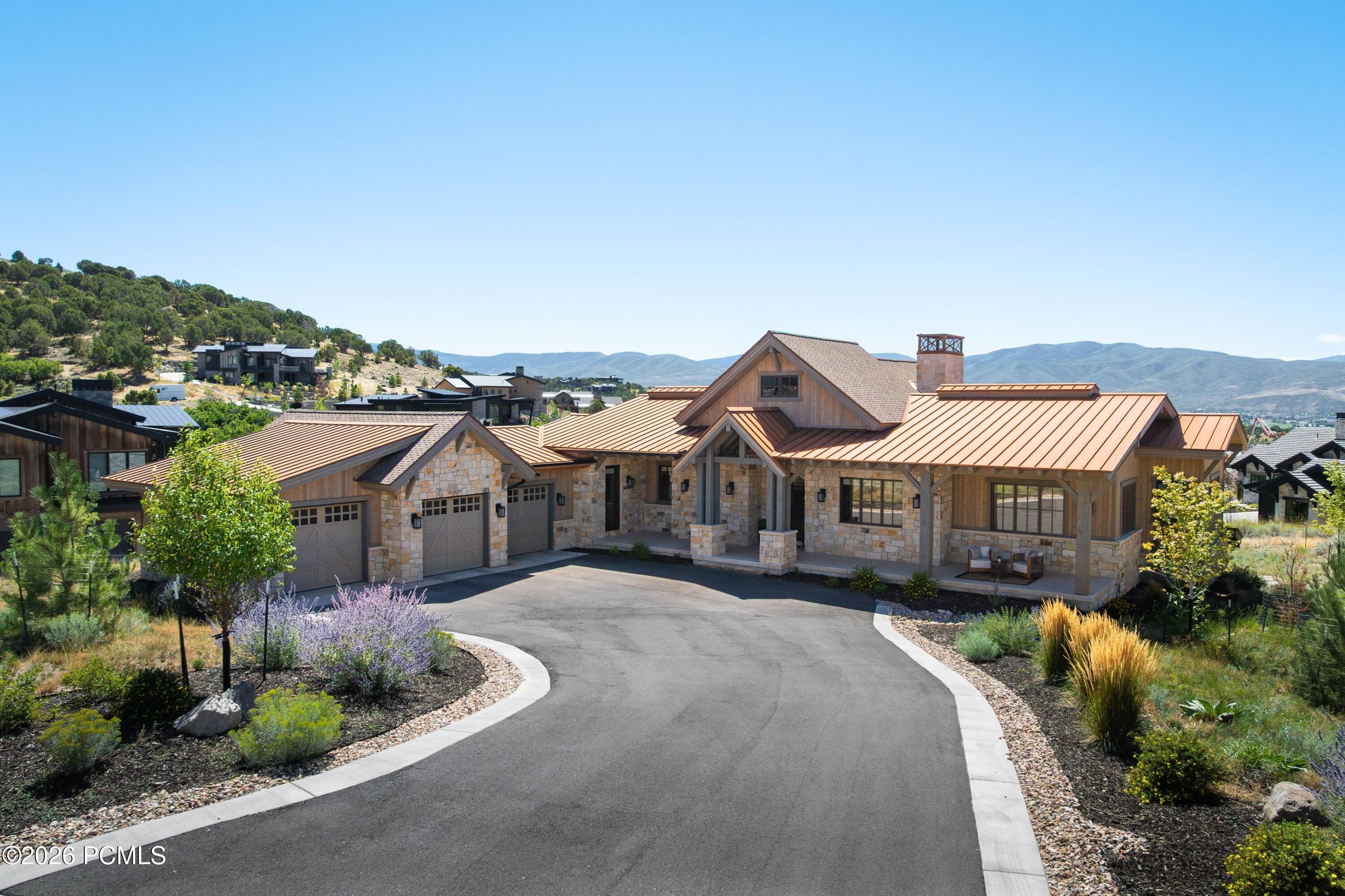 2044 E Notch Mountain Circle