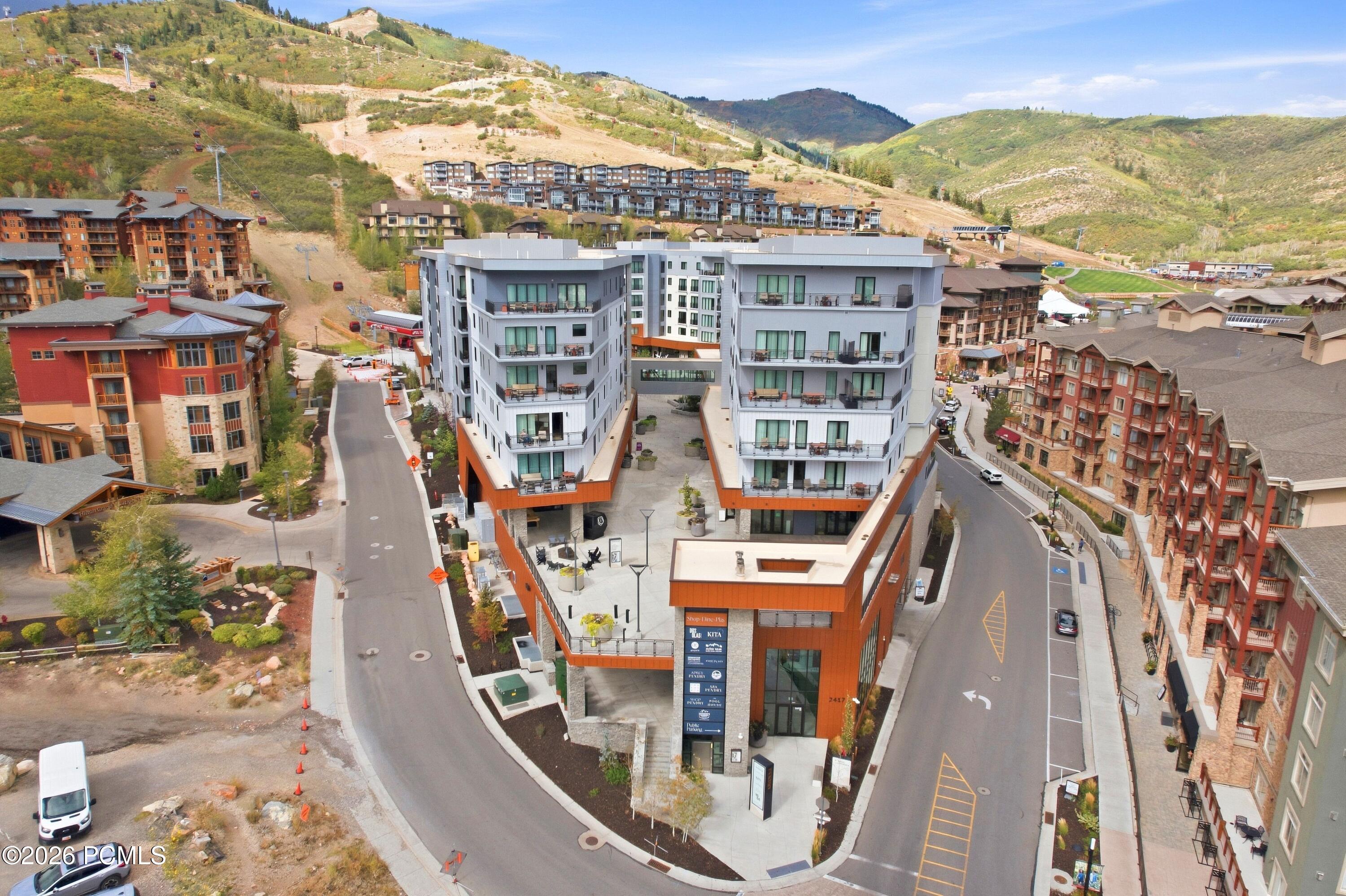 2417 W High Mountain Road 3605