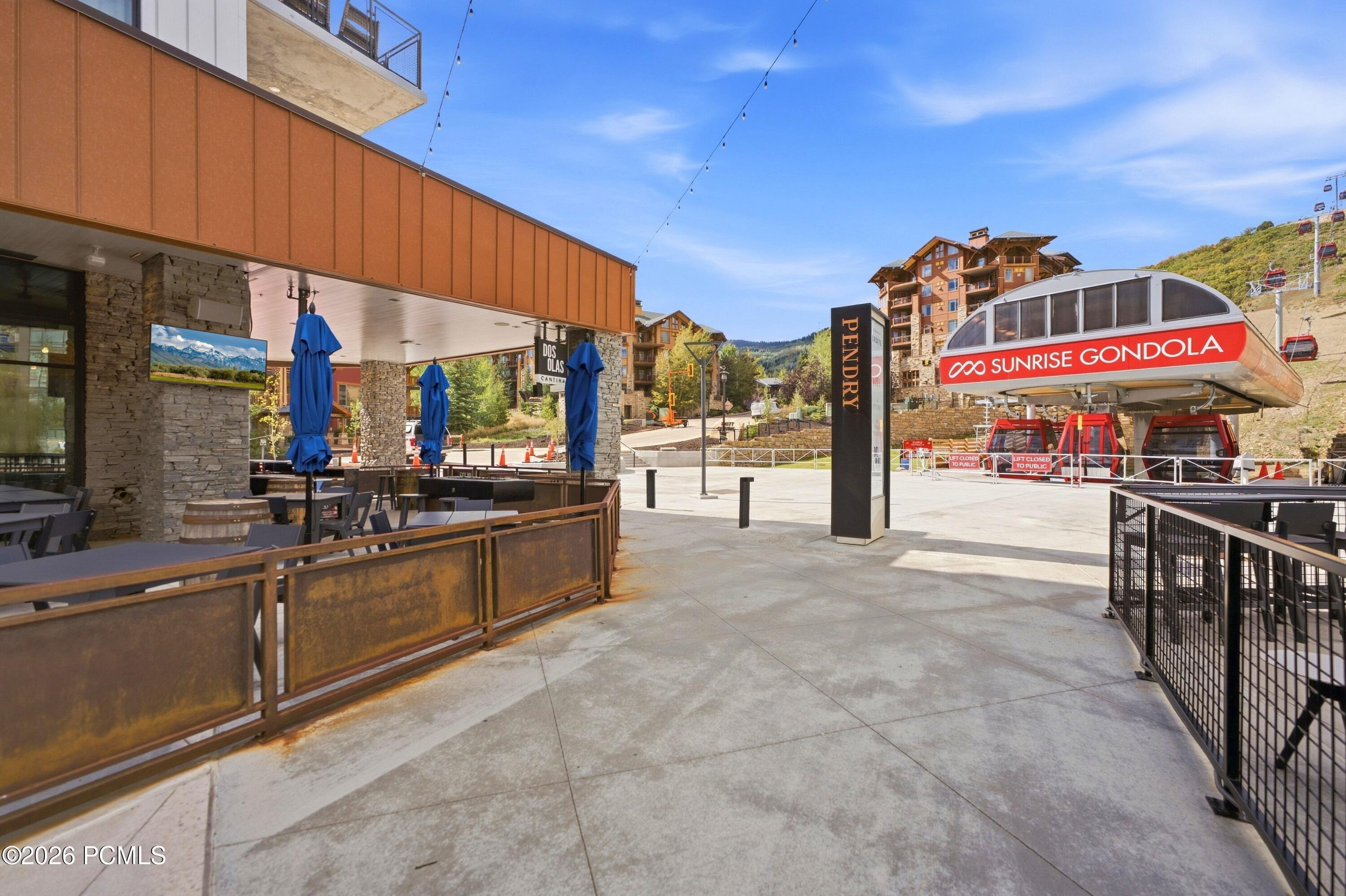 2417 W High Mountain Road 3605