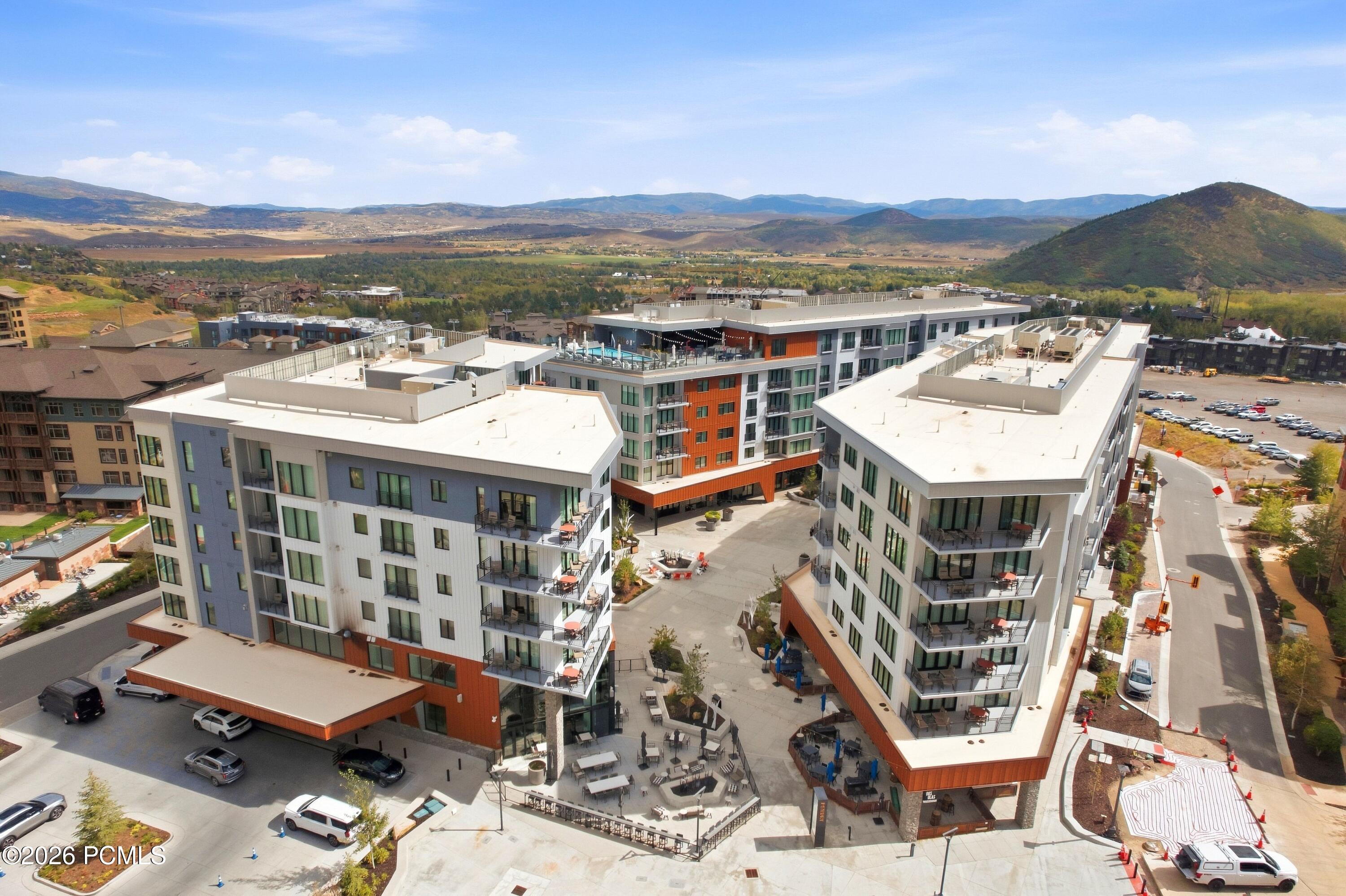 2417 W High Mountain Road 3605
