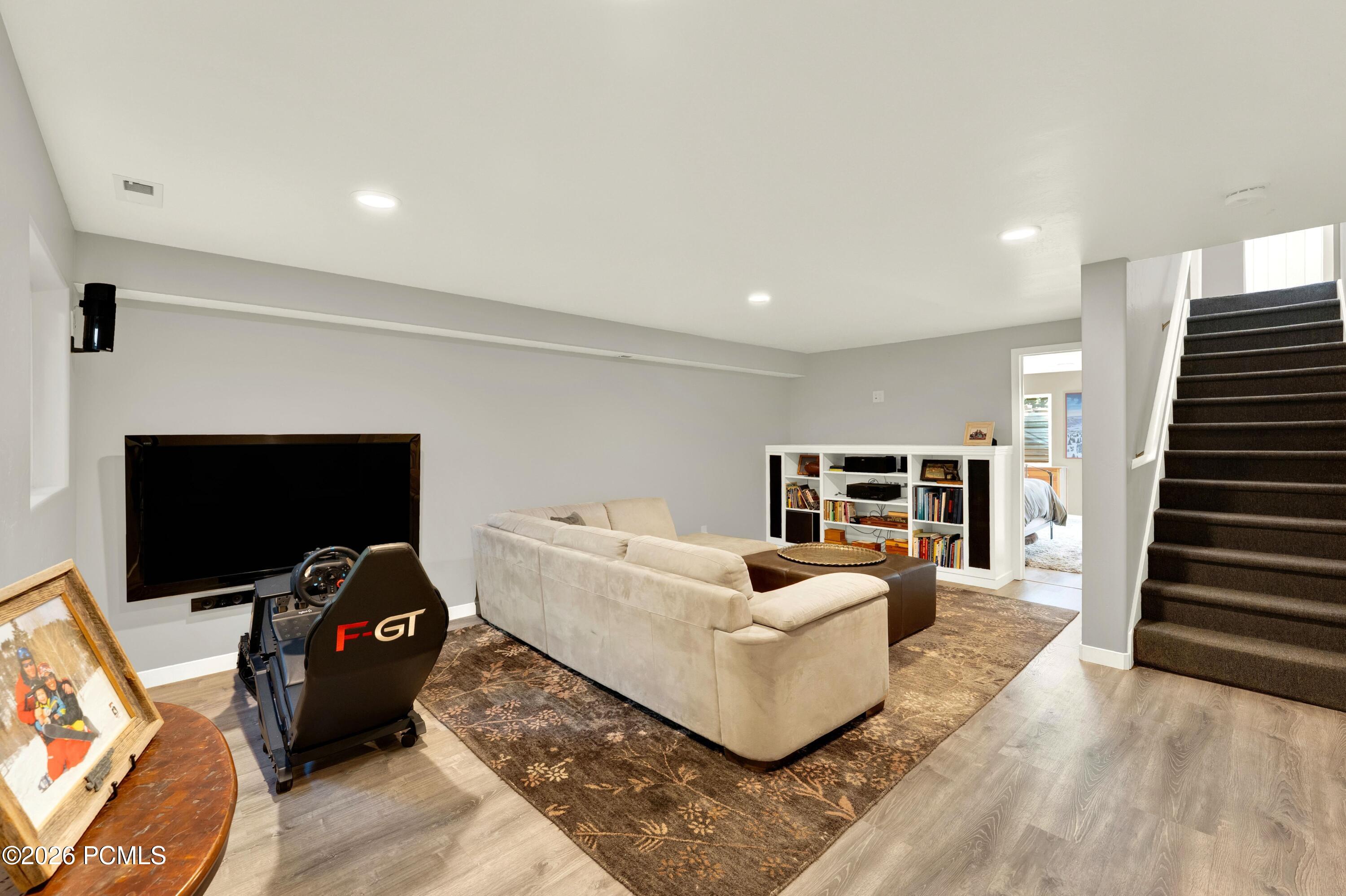 6159 Starview Drive