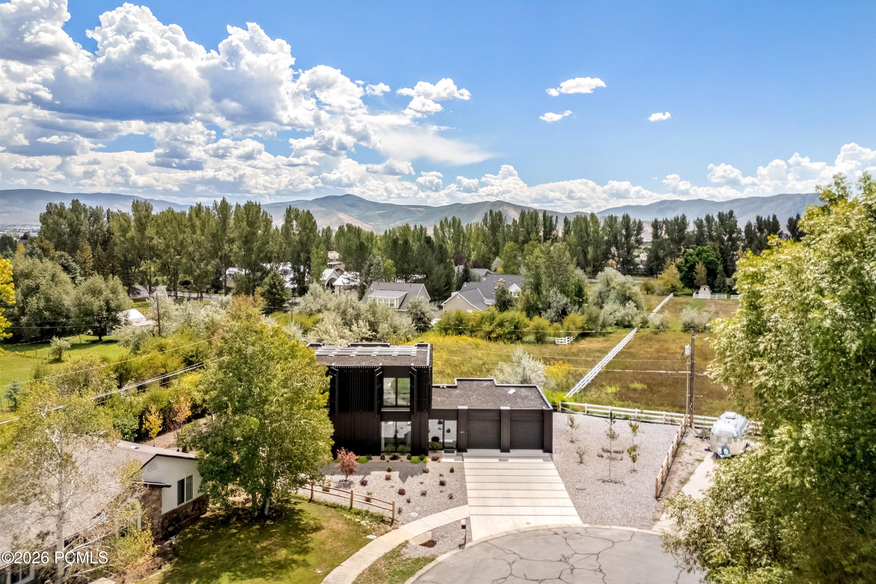 842 N Swiss Farm Circle