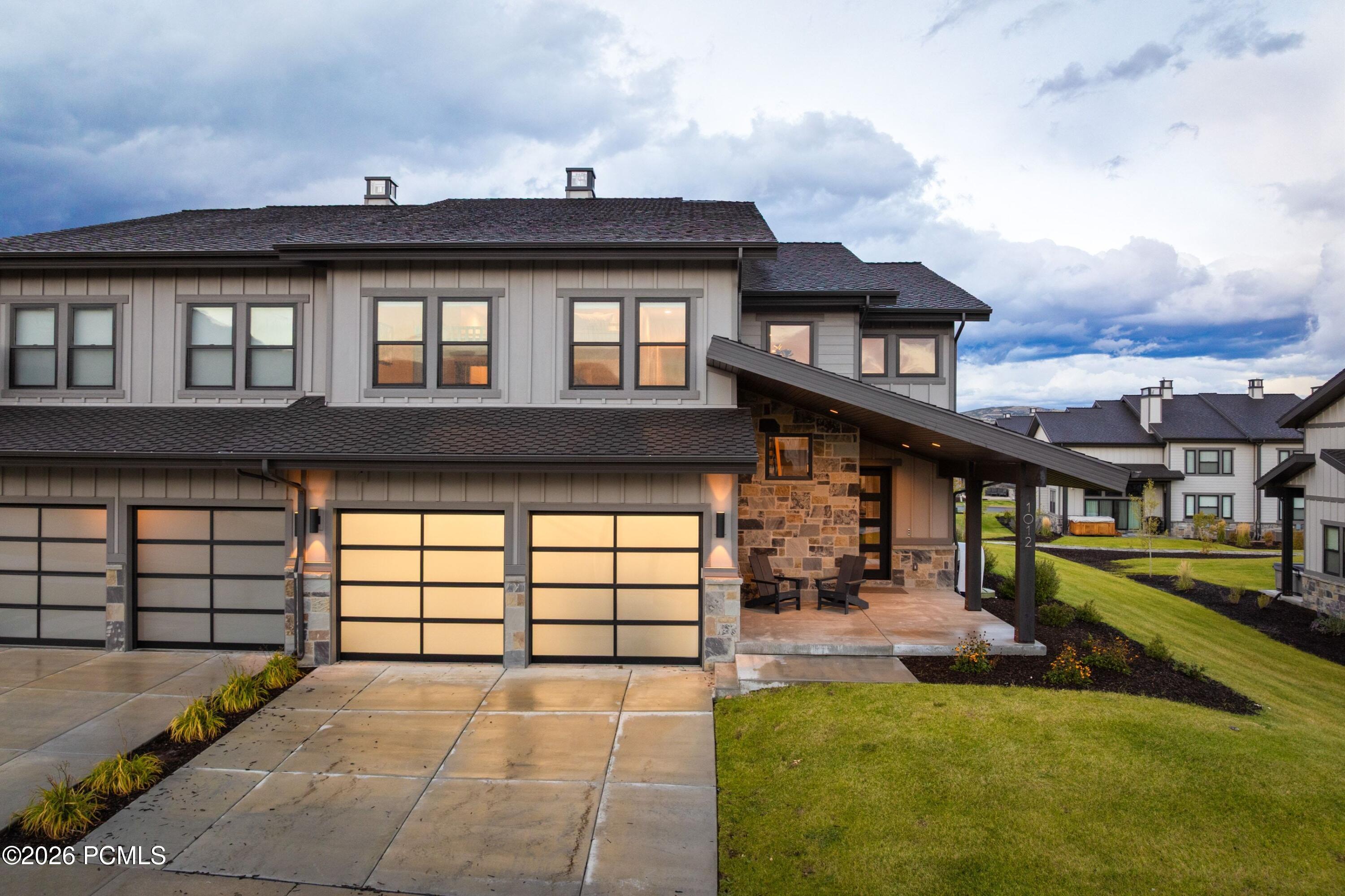 1012 W Vissen Way 78