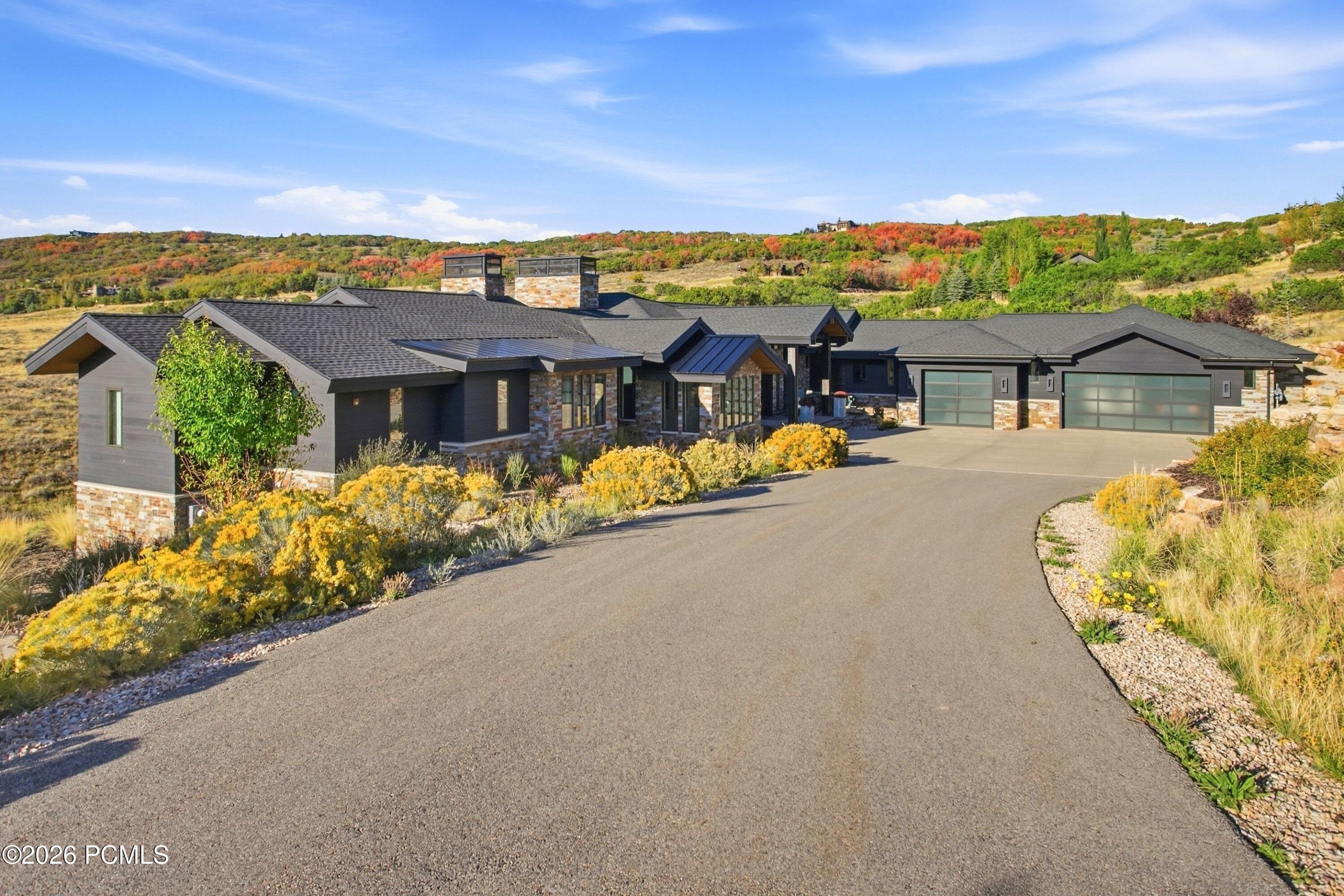 1163 W Red Fox Road