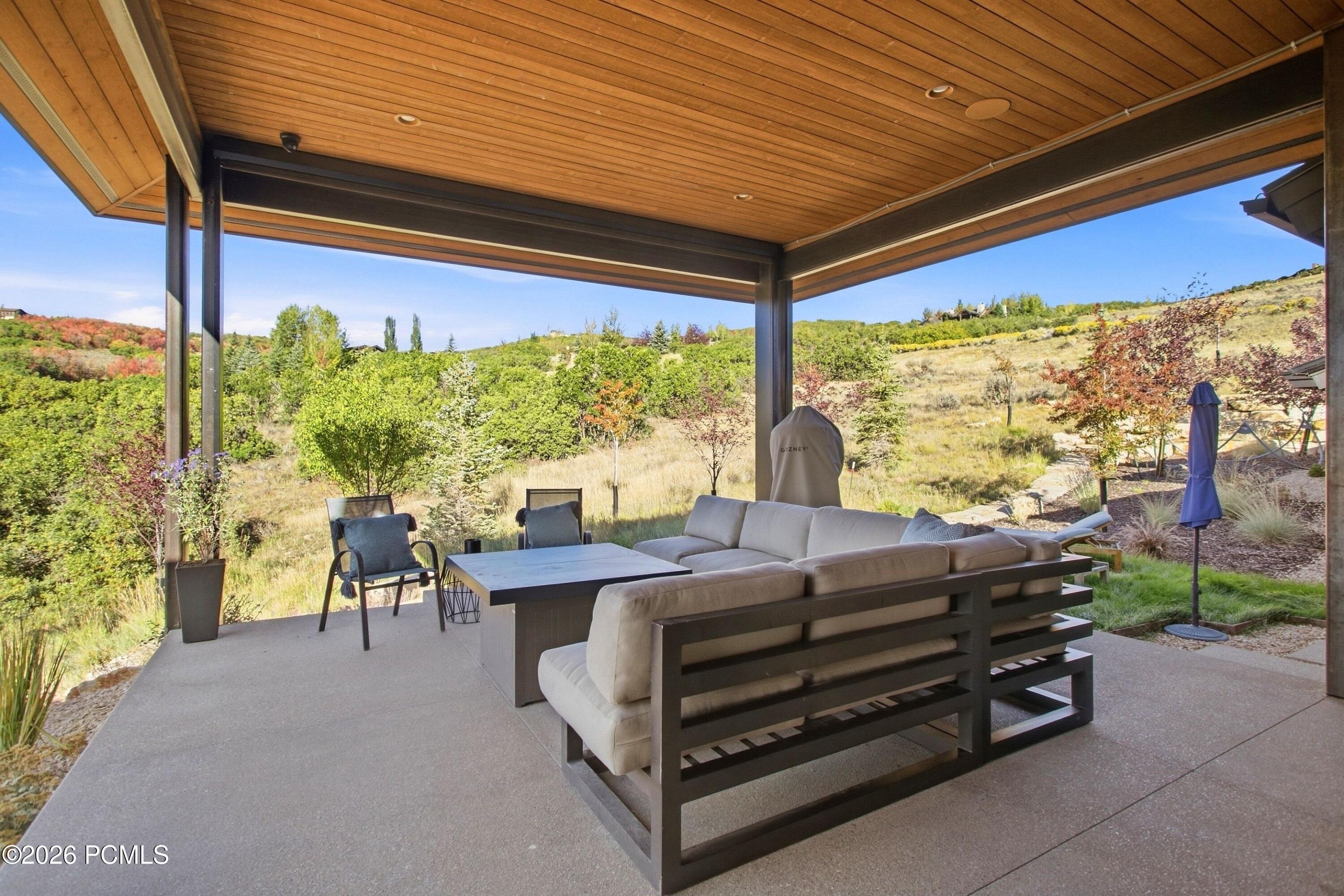 1163 W Red Fox Road