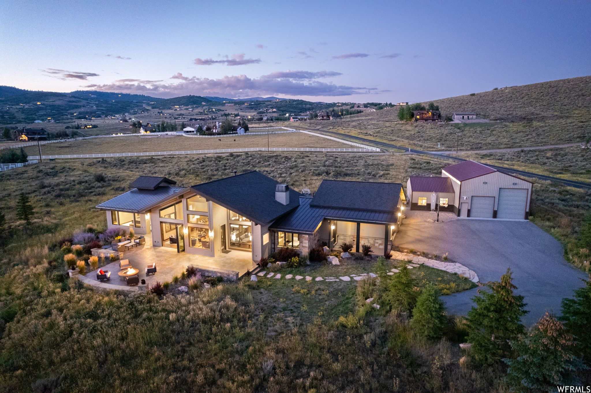 8449 N SILVER CREEK RD