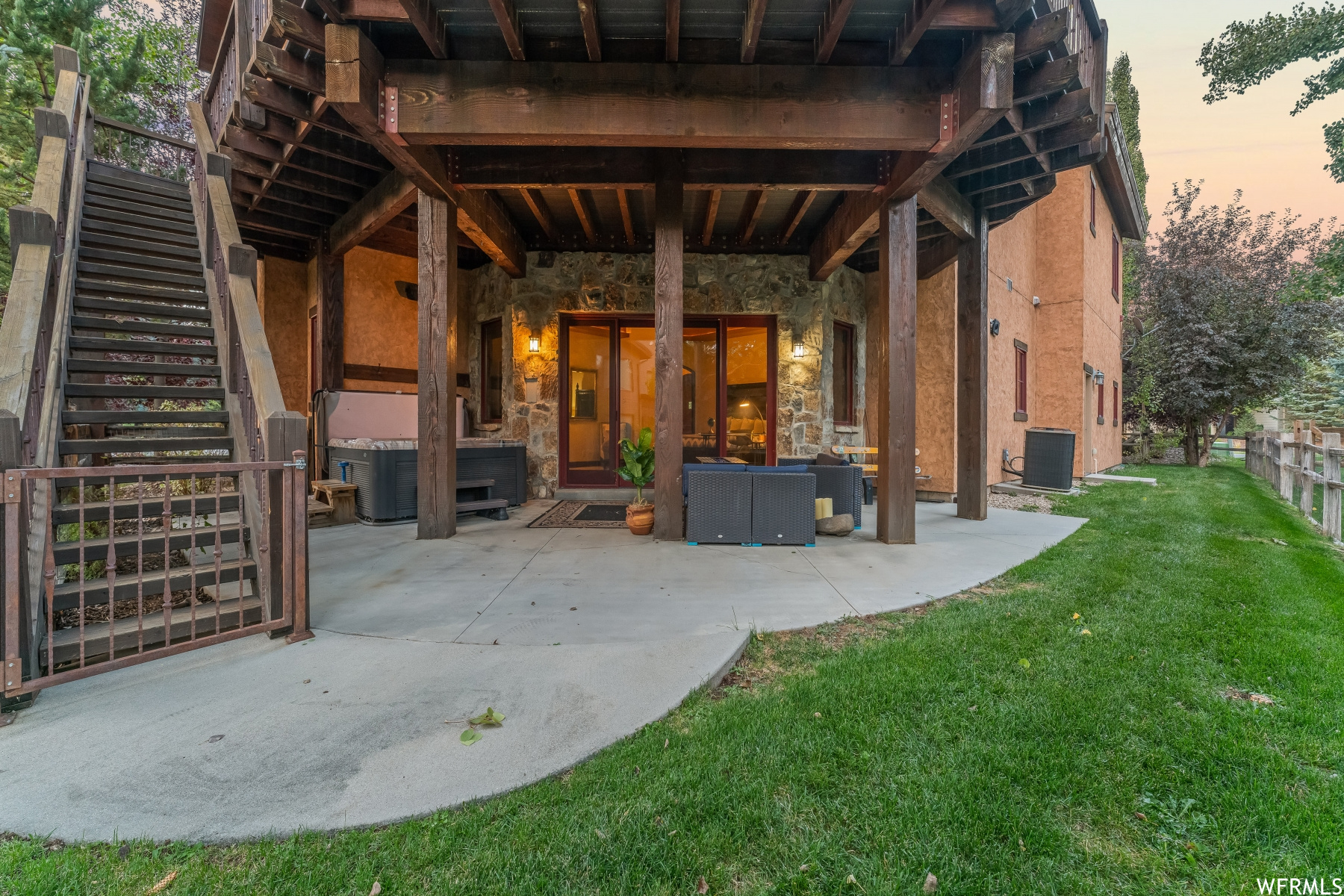 2702 ESTATES DR
