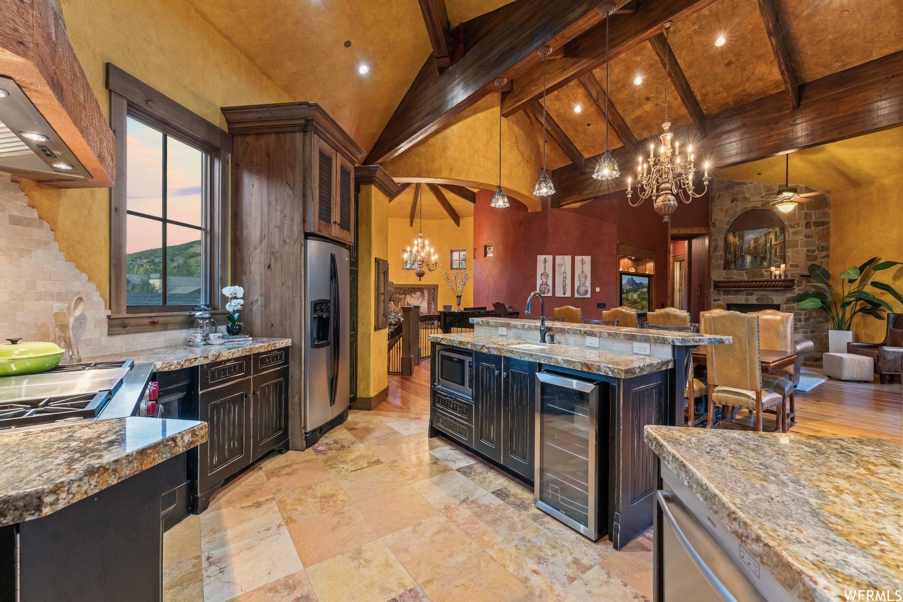 2702 ESTATES DR