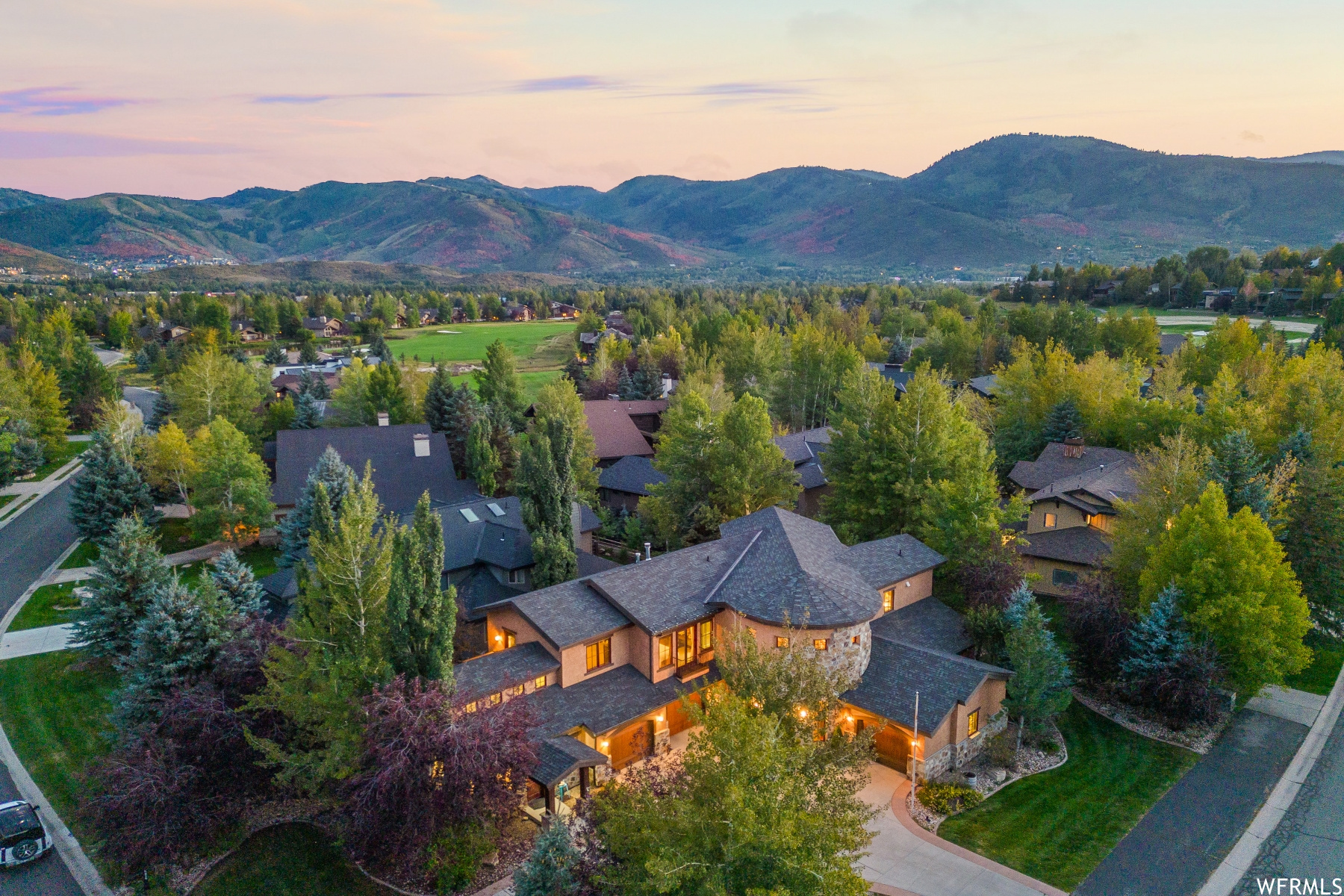 2702 ESTATES DR