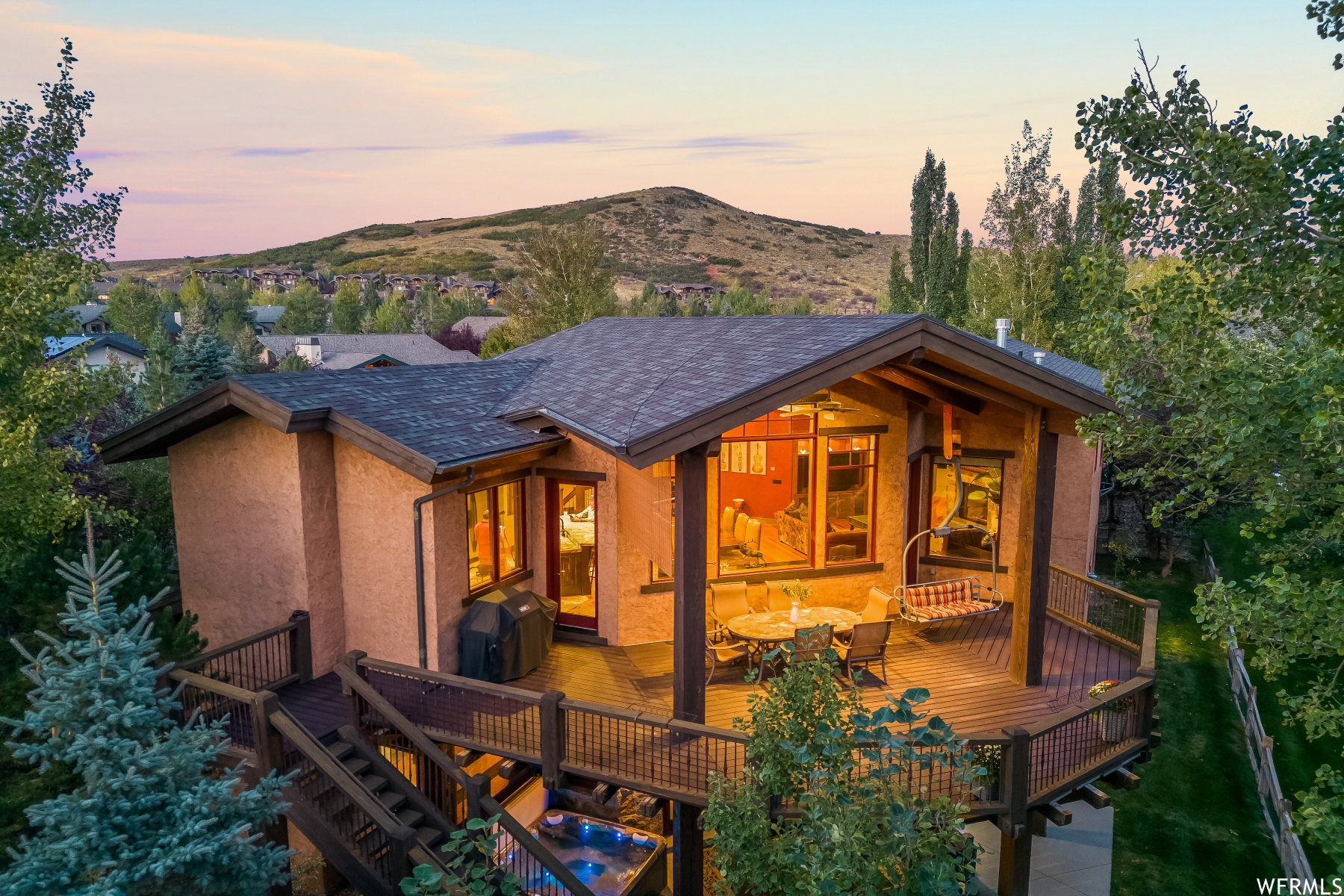 2702 ESTATES DR