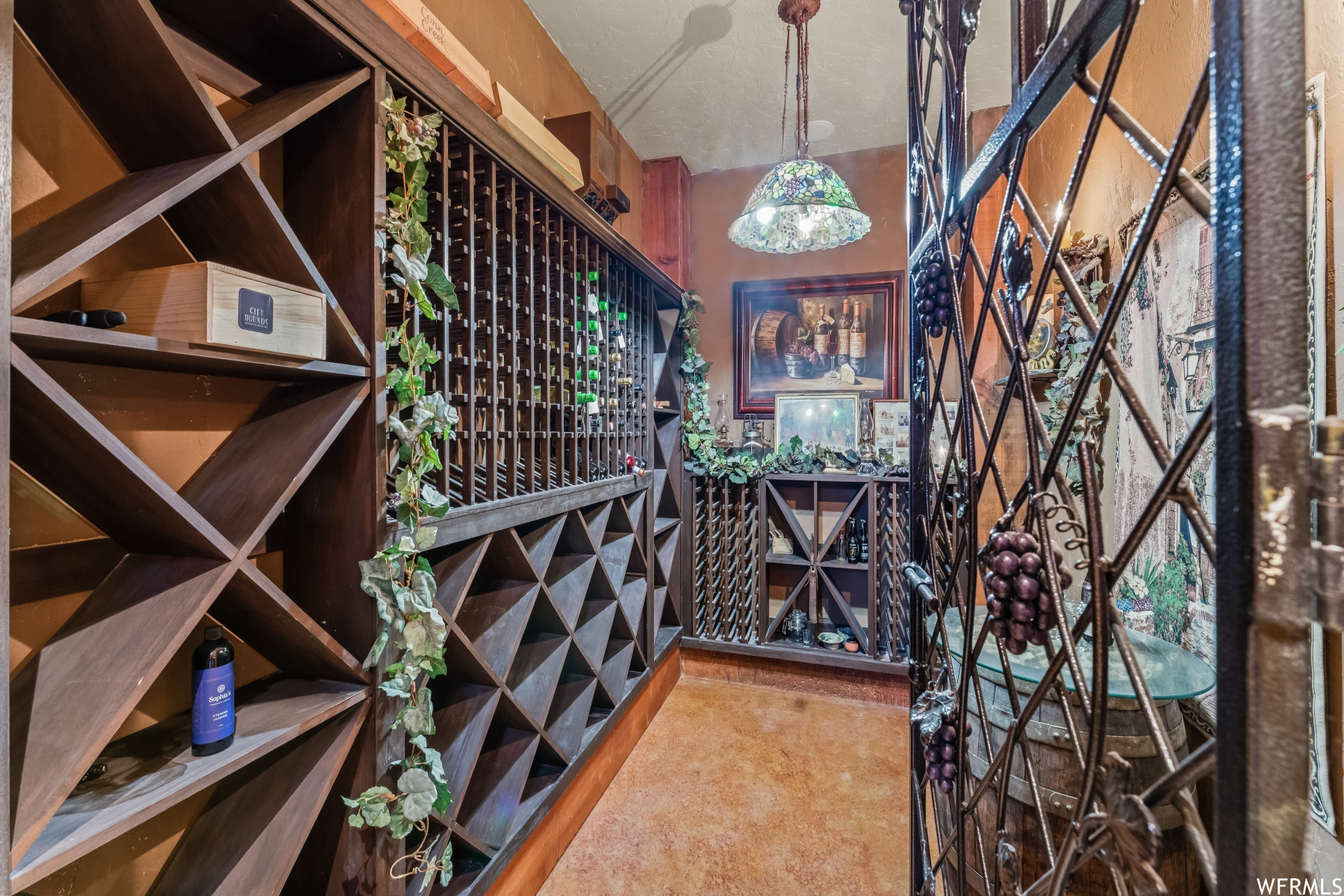 2702 ESTATES DR
