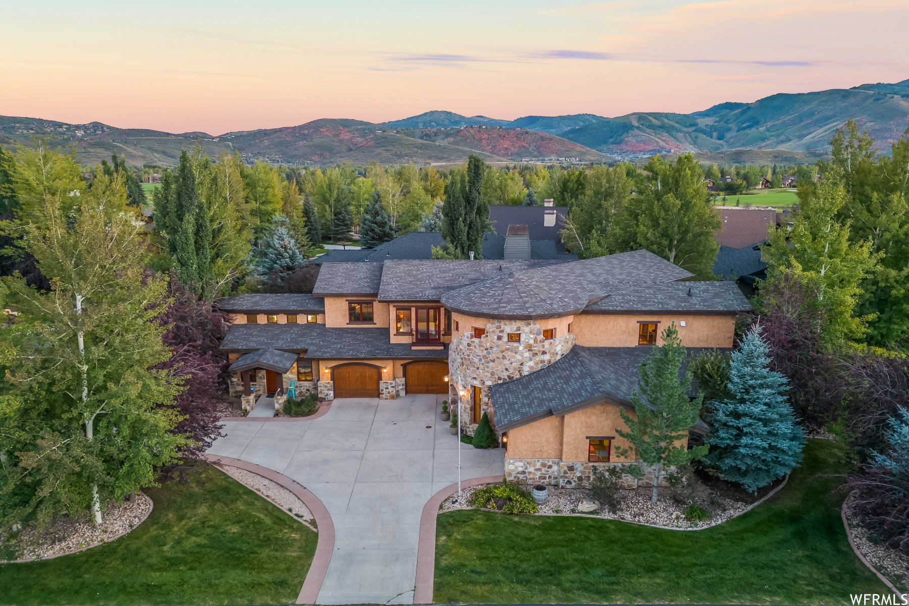 2702 ESTATES DR
