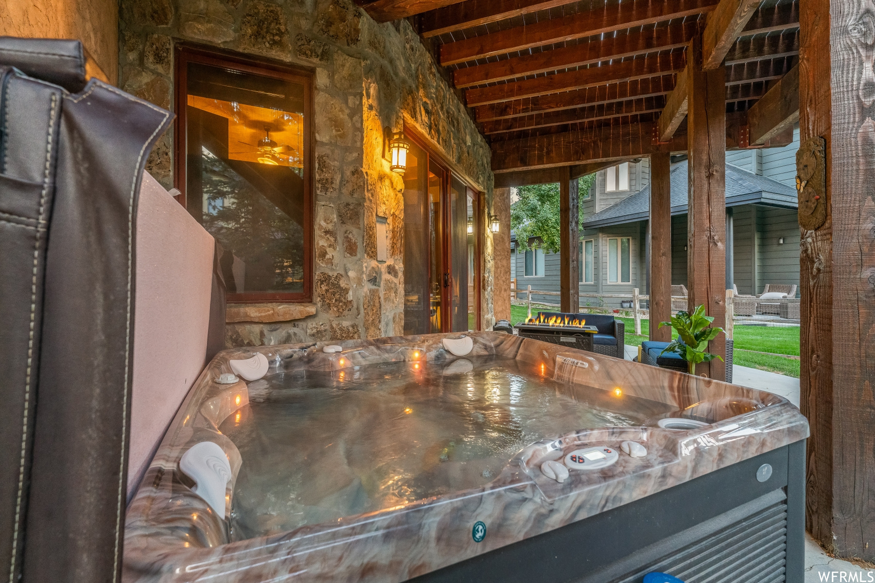 2702 ESTATES DR