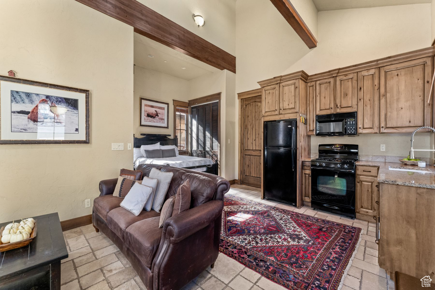 2702 ESTATES DR