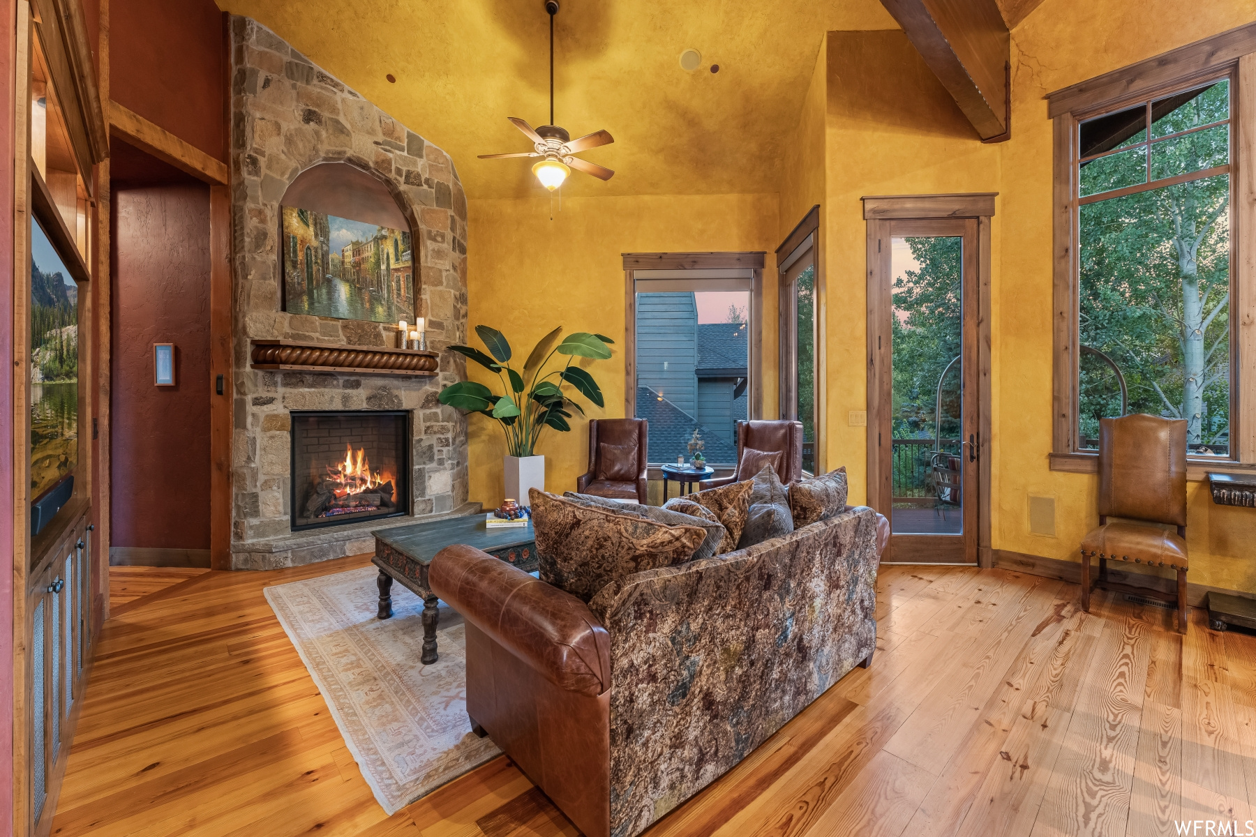2702 ESTATES DR