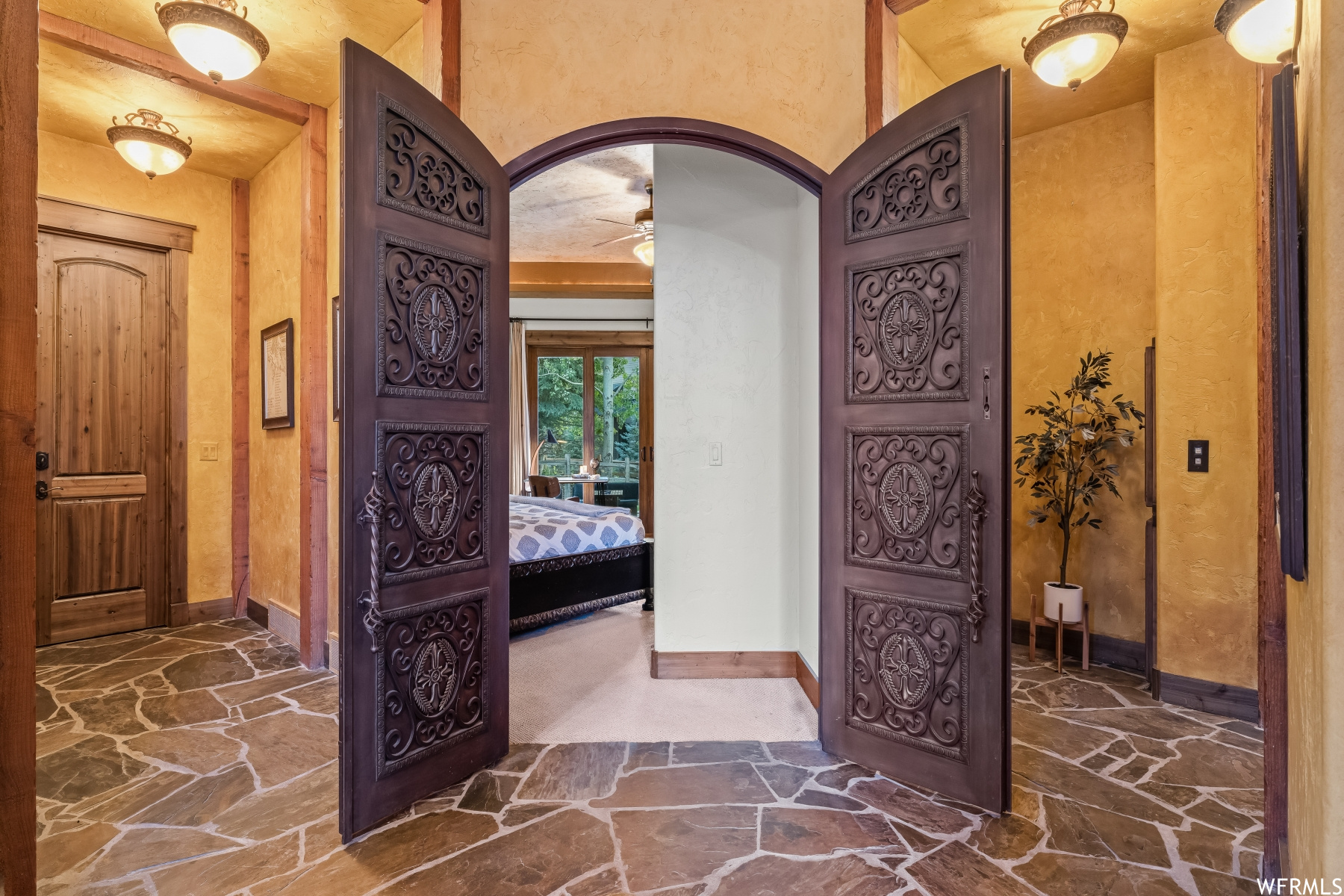 2702 ESTATES DR