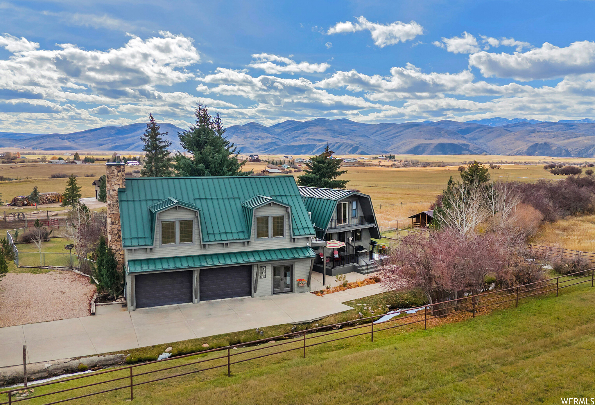 1359 W HYLANDER DR