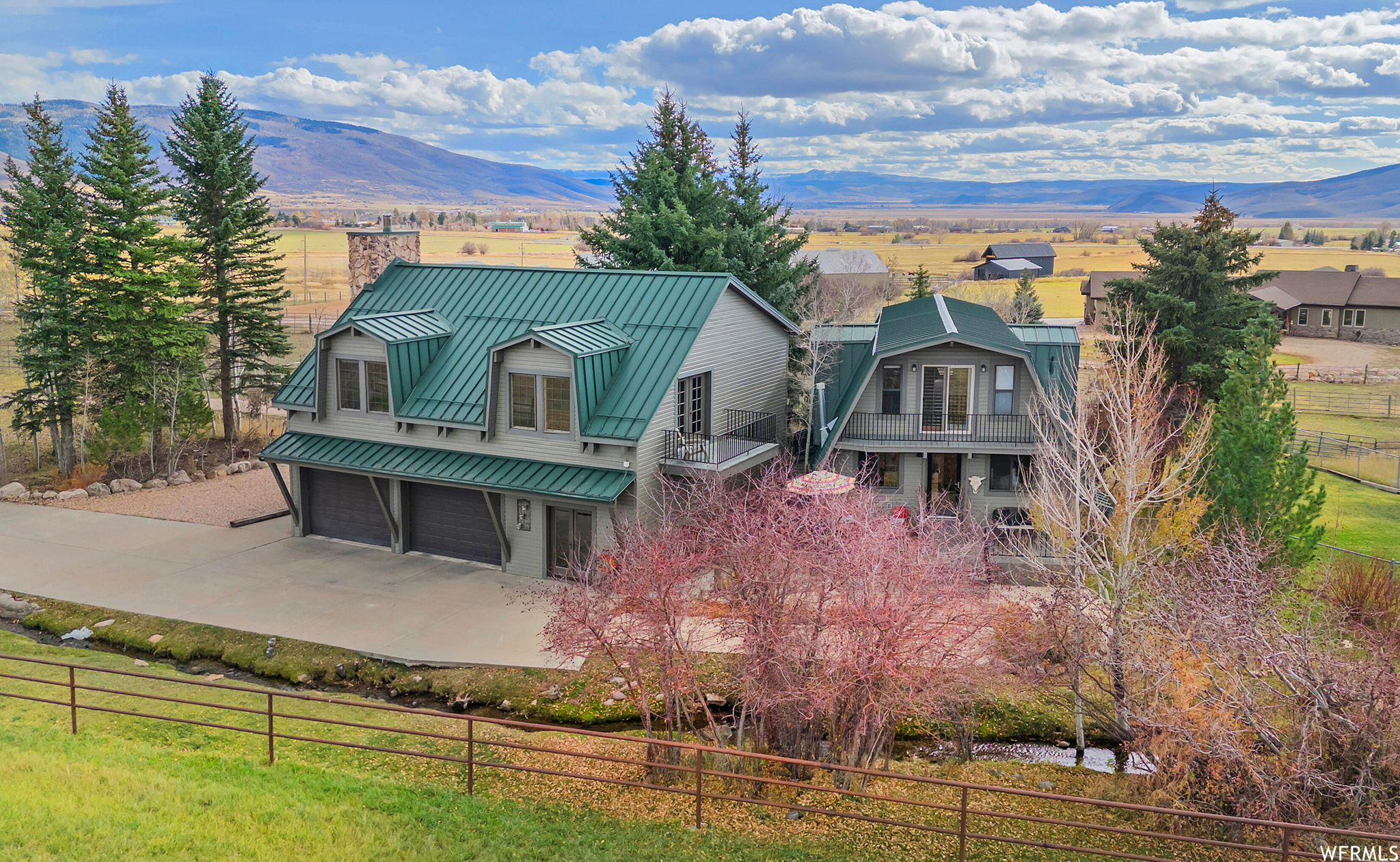 1359 W HYLANDER DR