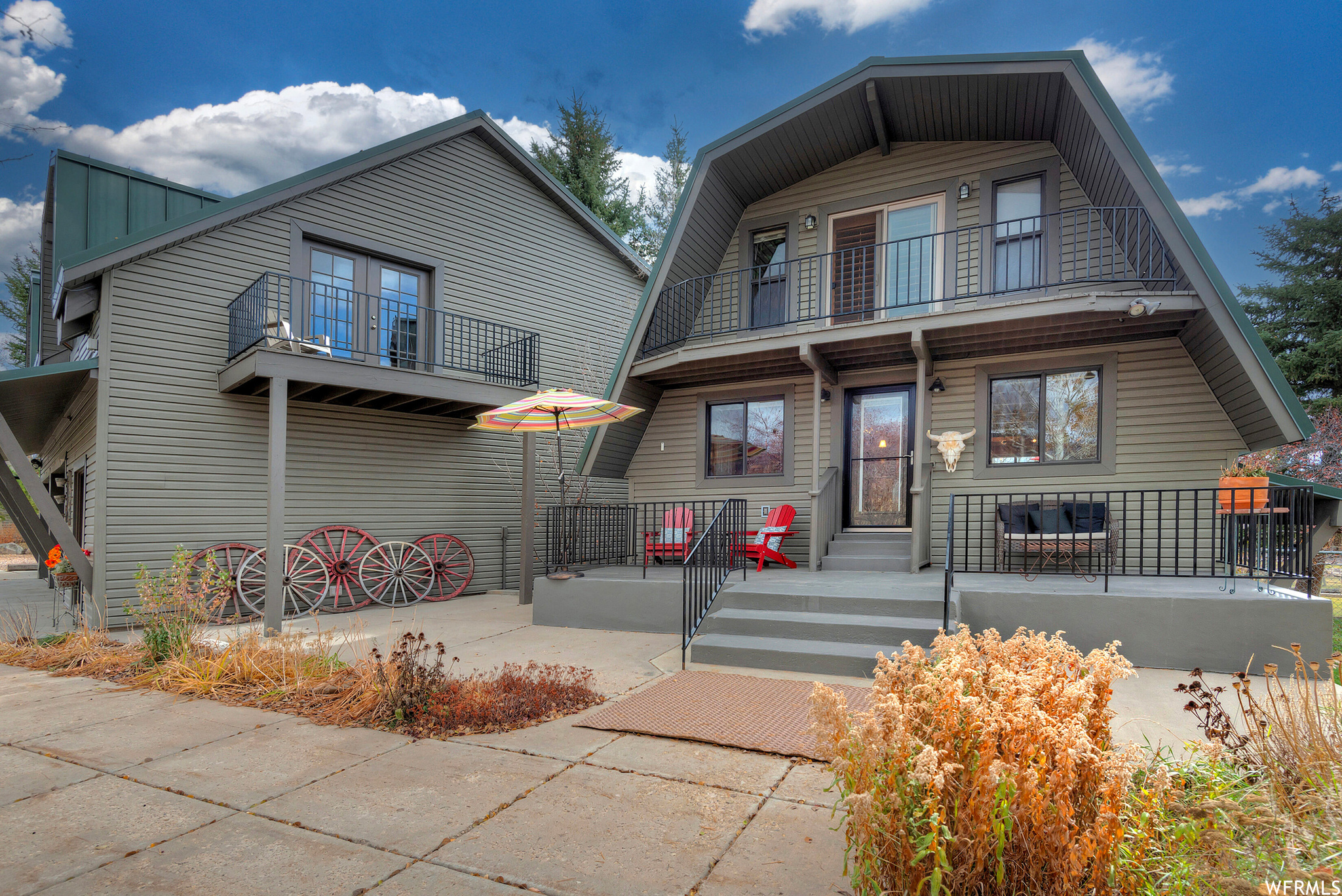1359 W HYLANDER DR