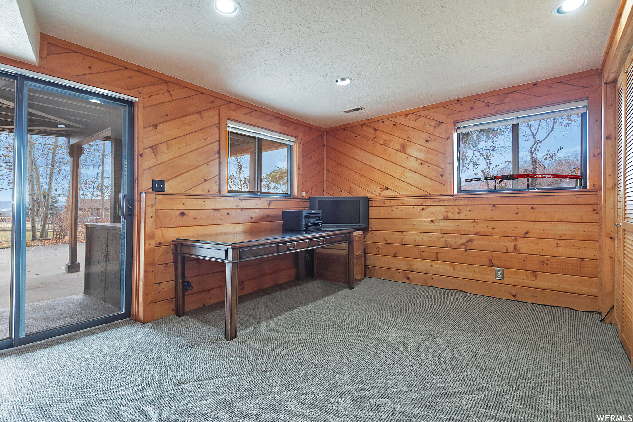 1359 W HYLANDER DR